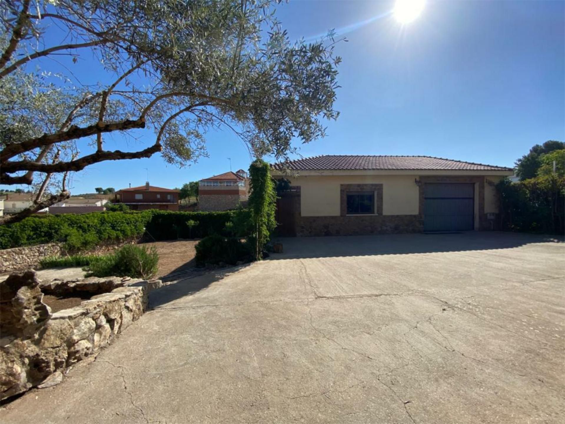 Vista exterior de Residencial en venda en Mondéjar