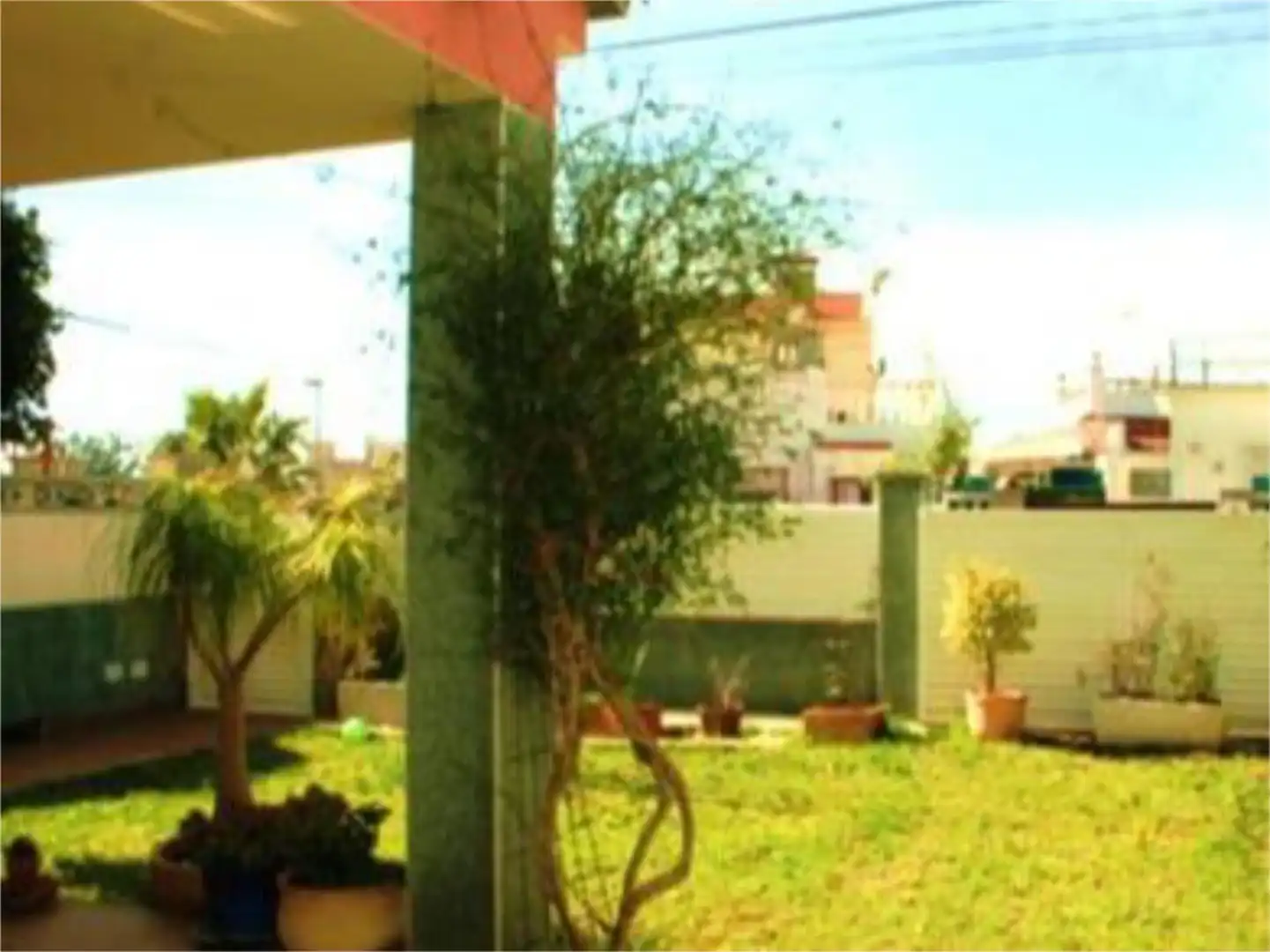 Einfamilien-Reihenhaus zum Verkauf in Clarà Garten von Einfamilien-Reihenhaus zum Verkauf in Torredembarra mit Heizung, Privatgarten und Terrasse