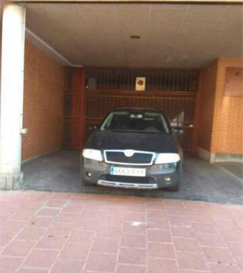 Garage to rent in La Farola, Valladolid - image 2 Photo 2 of Garage to rent in La Farola, Valladolid
