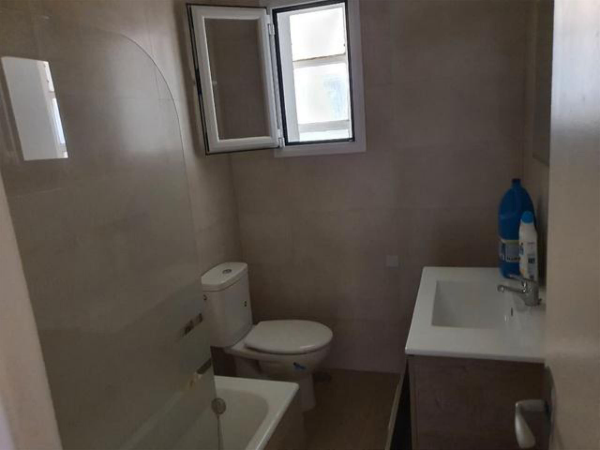 Bathroom of Flat for sale in  Madrid Capital  with Terrace