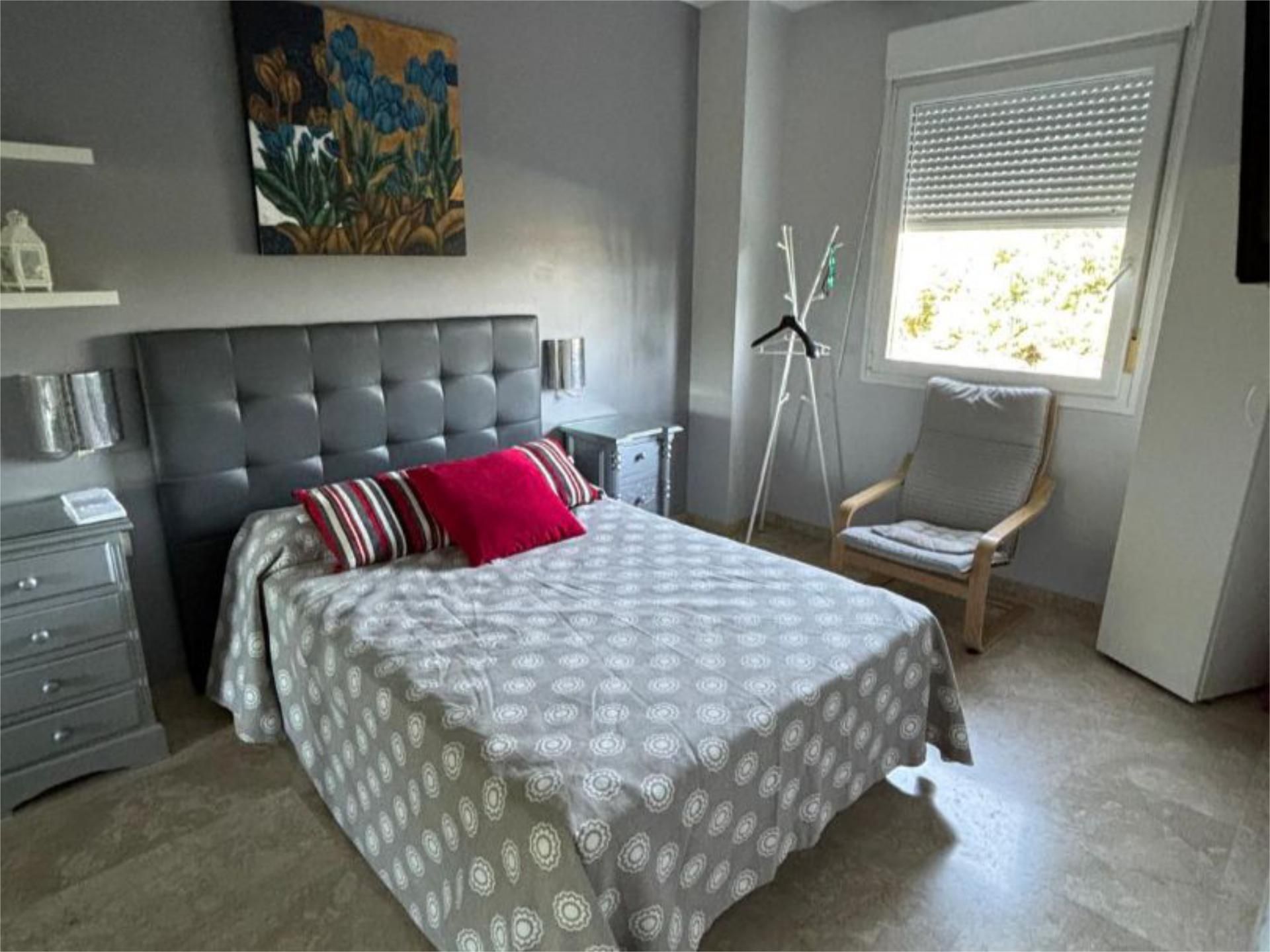 Apartment to rent in Avenida República Argentina, 1, Avenida Juan Diego Bedroom of Apartment to rent in Bormujos with Air Conditioner and Swimming Pool