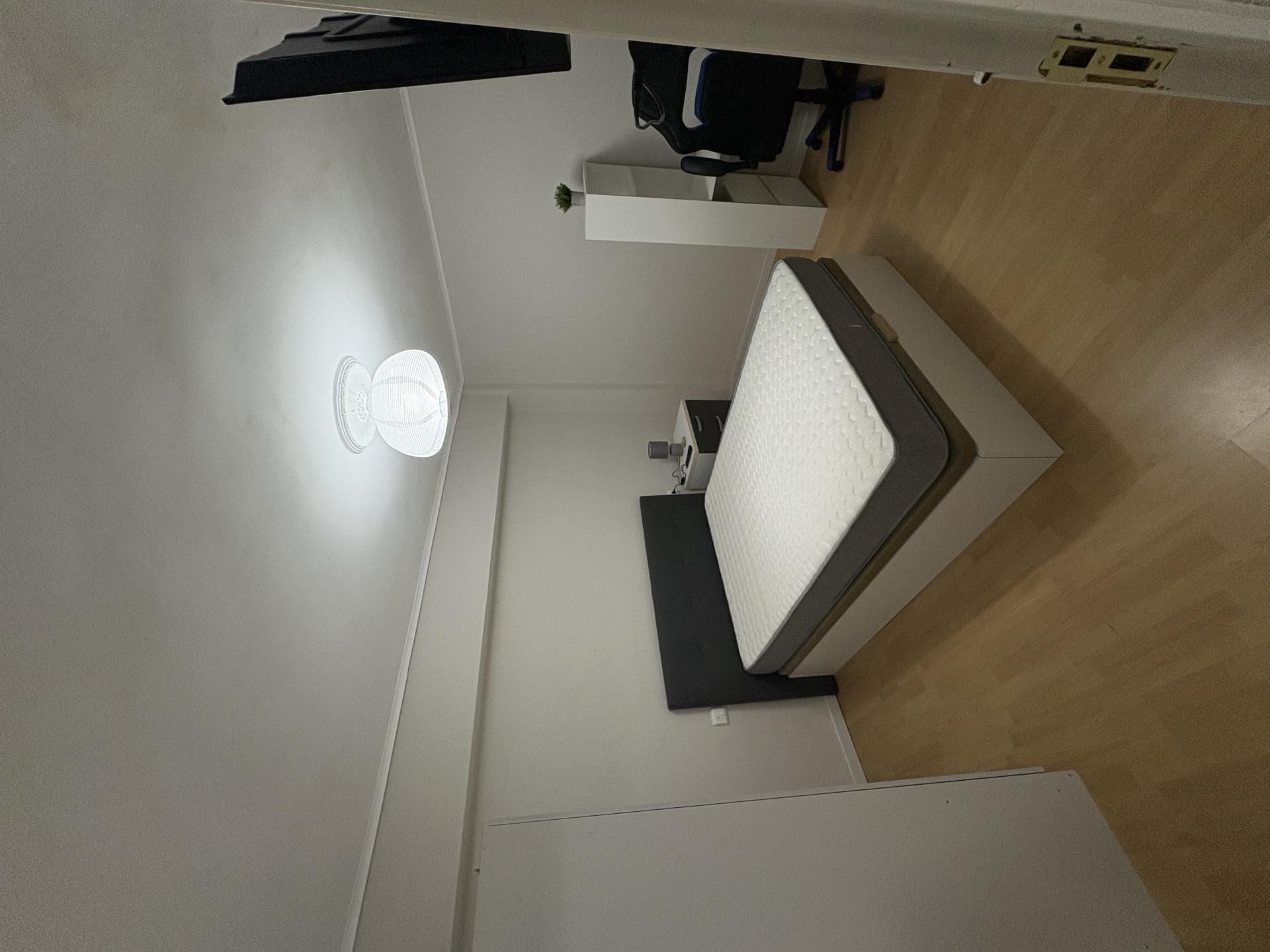 Flat to share in Carrer del Mestre Caballero, 3, Plaza Donoso Cortés - Avenida Magdalena Flat to share in Carrer del Mestre Caballero, 3, Plaza Donoso Cortés - Avenida Magdalena