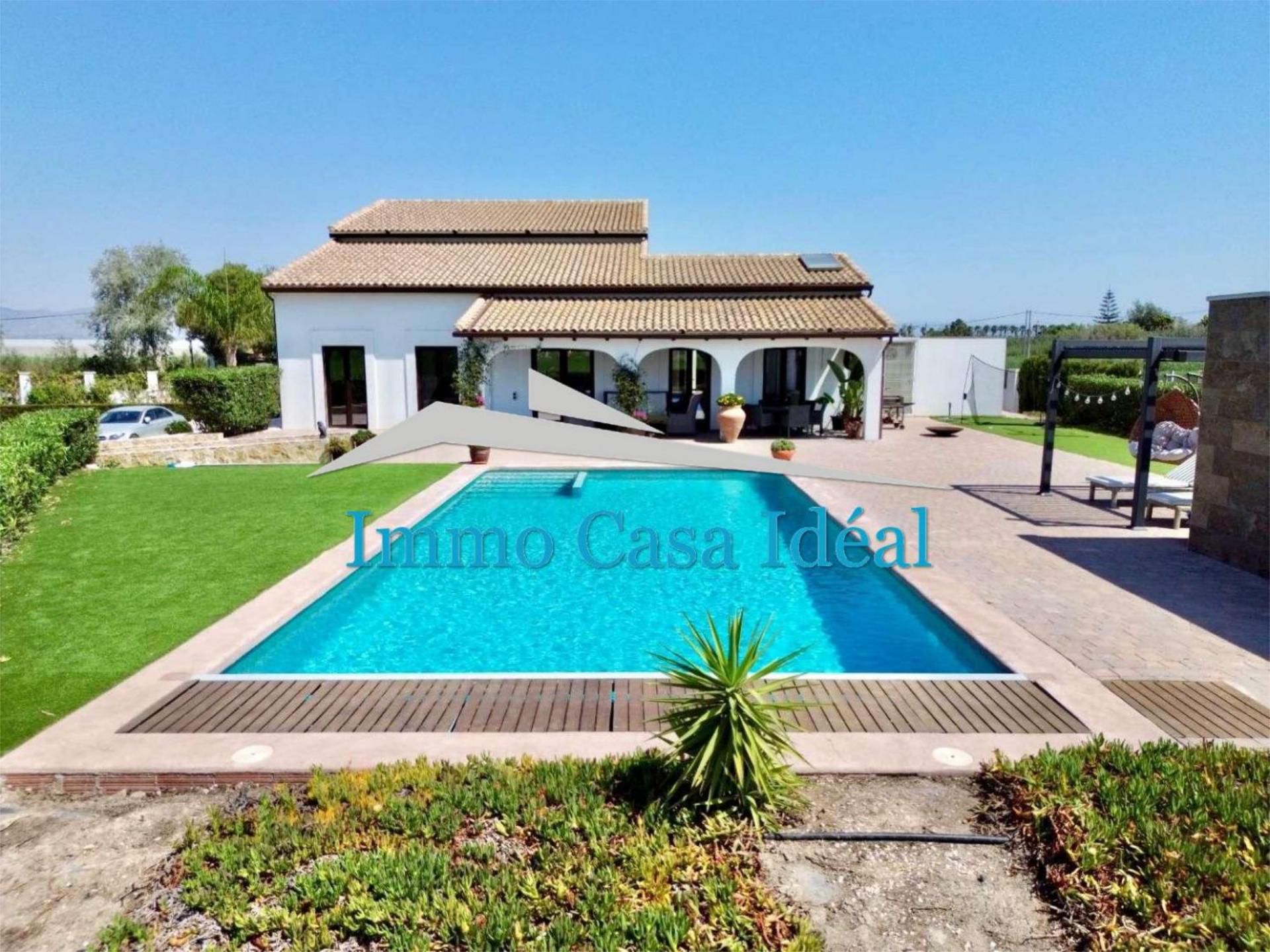 Finca rústica en venta en Camino del Arrendador, 9, Catral Vista exterior de Finca rústica en venta en Catral con Aire acondicionado, Terraza y Piscina