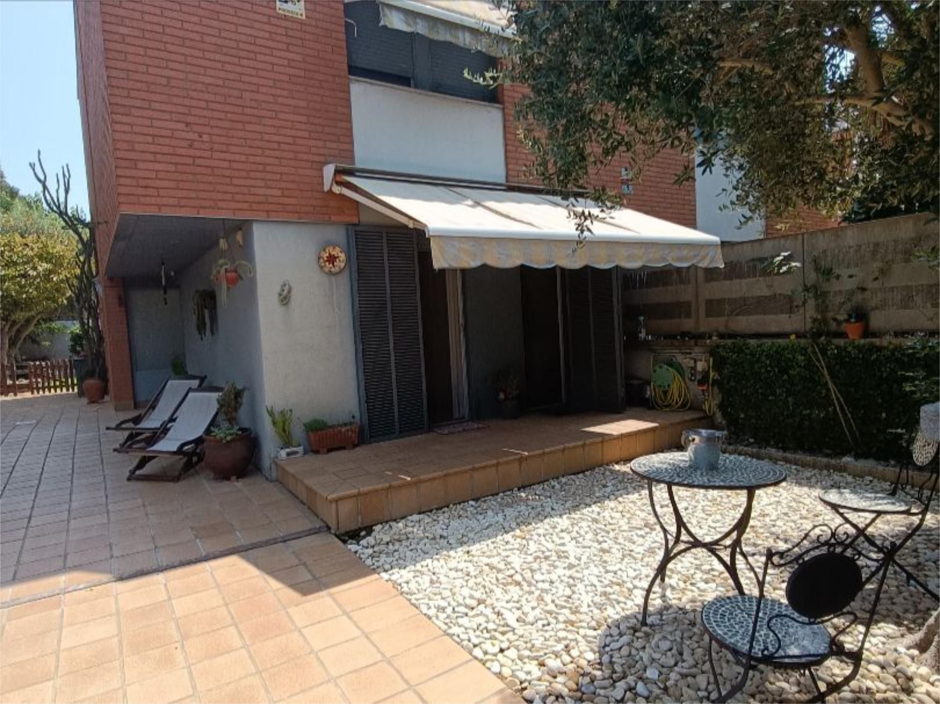 Casa adosada en venda a Carrer Casal Dels Mogoda, 12, Santa Perpètua de Mogoda Terrassa de Casa adosada en venda en Santa Perpètua de Mogoda amb Aire condicionat i Piscina