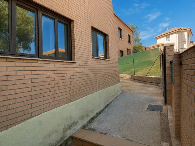 Casa adosada en Venta en Calle las Bodegas, 12 en Villacastín