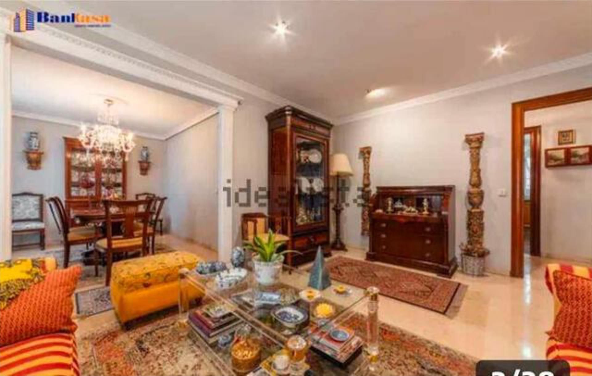 Pis en venda a La Goleta - San Felipe Neri Sala d'estar de Pis en venda en Málaga Capital amb Jardí privat