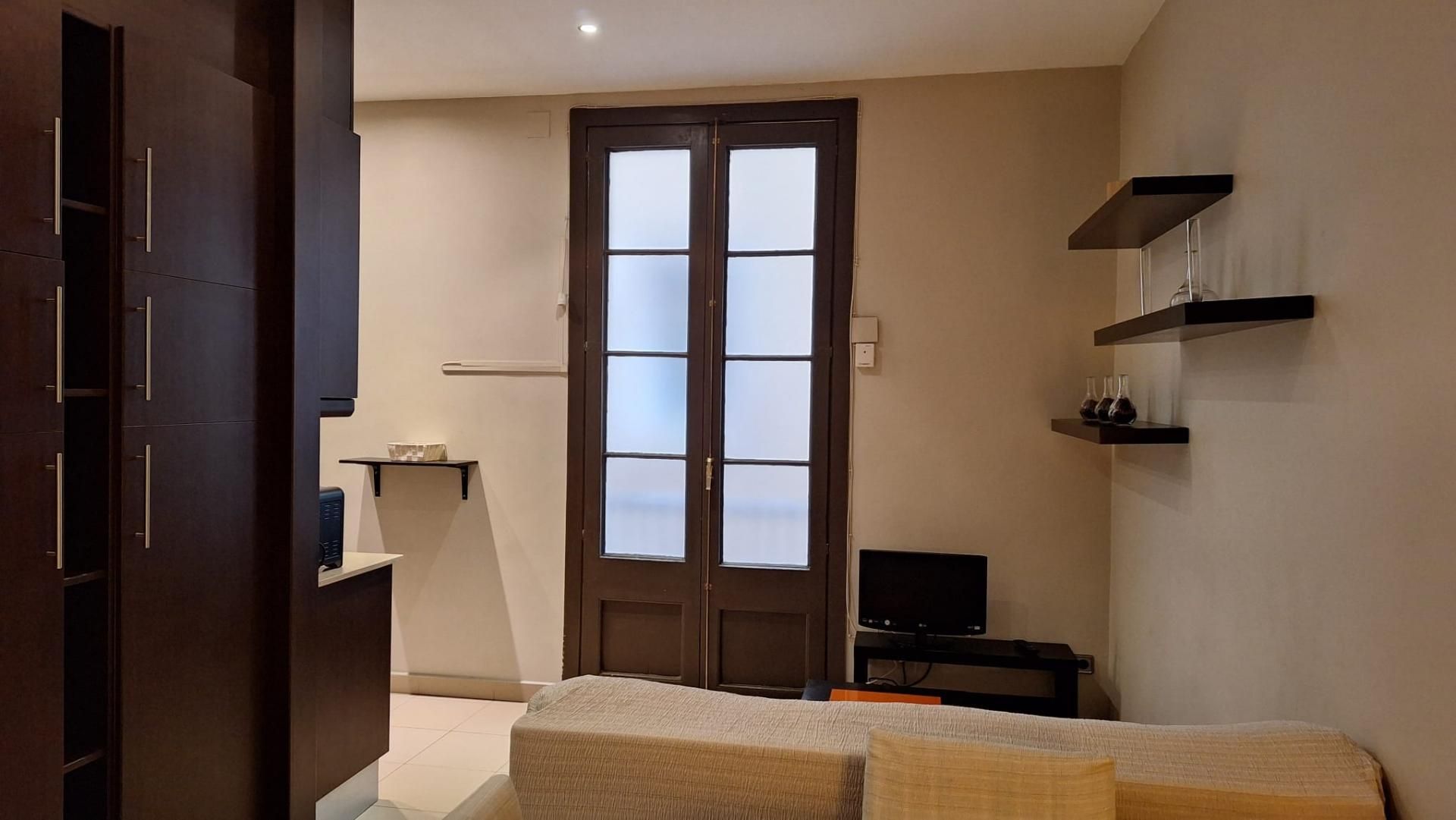 Flat to rent in  Barcelona Capital  with Air Conditioner and Balcony