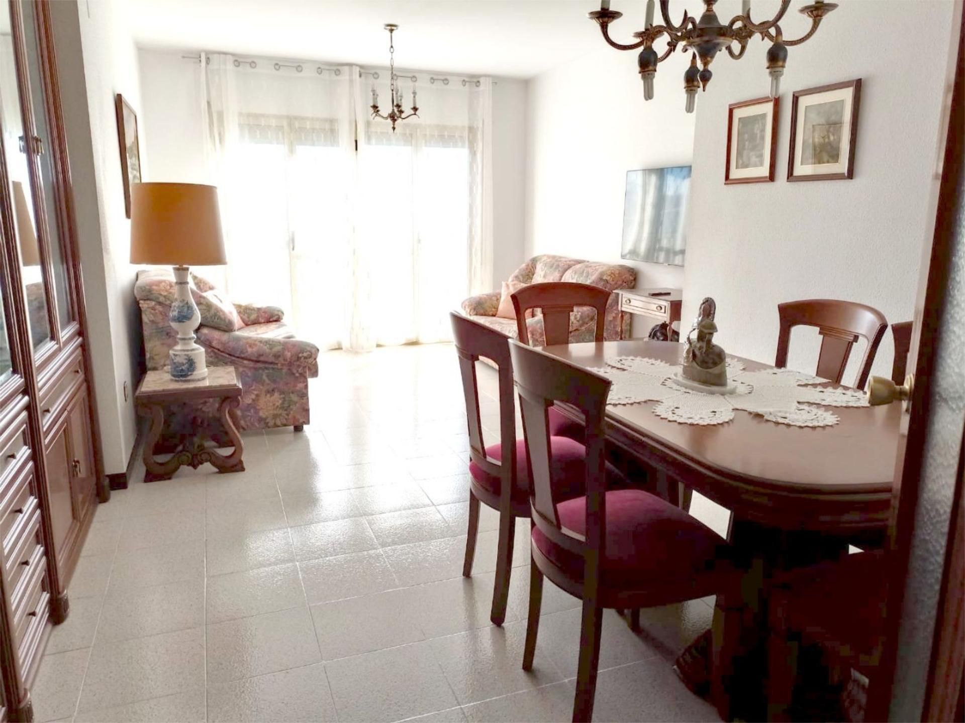 Pis de lloguer a Carrer de Leopoldo Querol, 73, Casco Urbano Menjador de Pis de lloguer en Vinaròs amb Aire condicionat, Calefacció i Terrassa