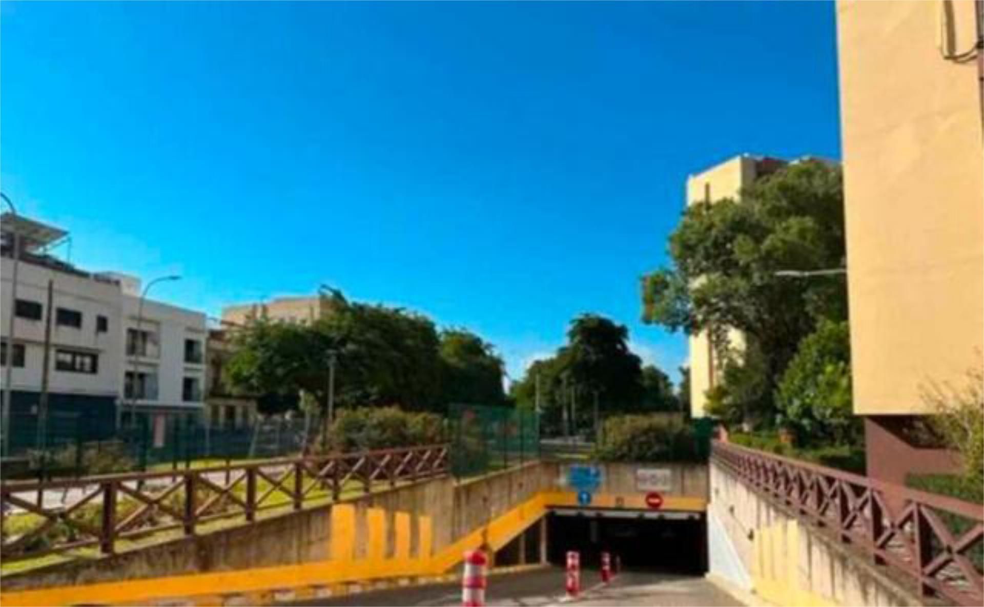 Vista exterior de Garatge de lloguer en  Sevilla Capital