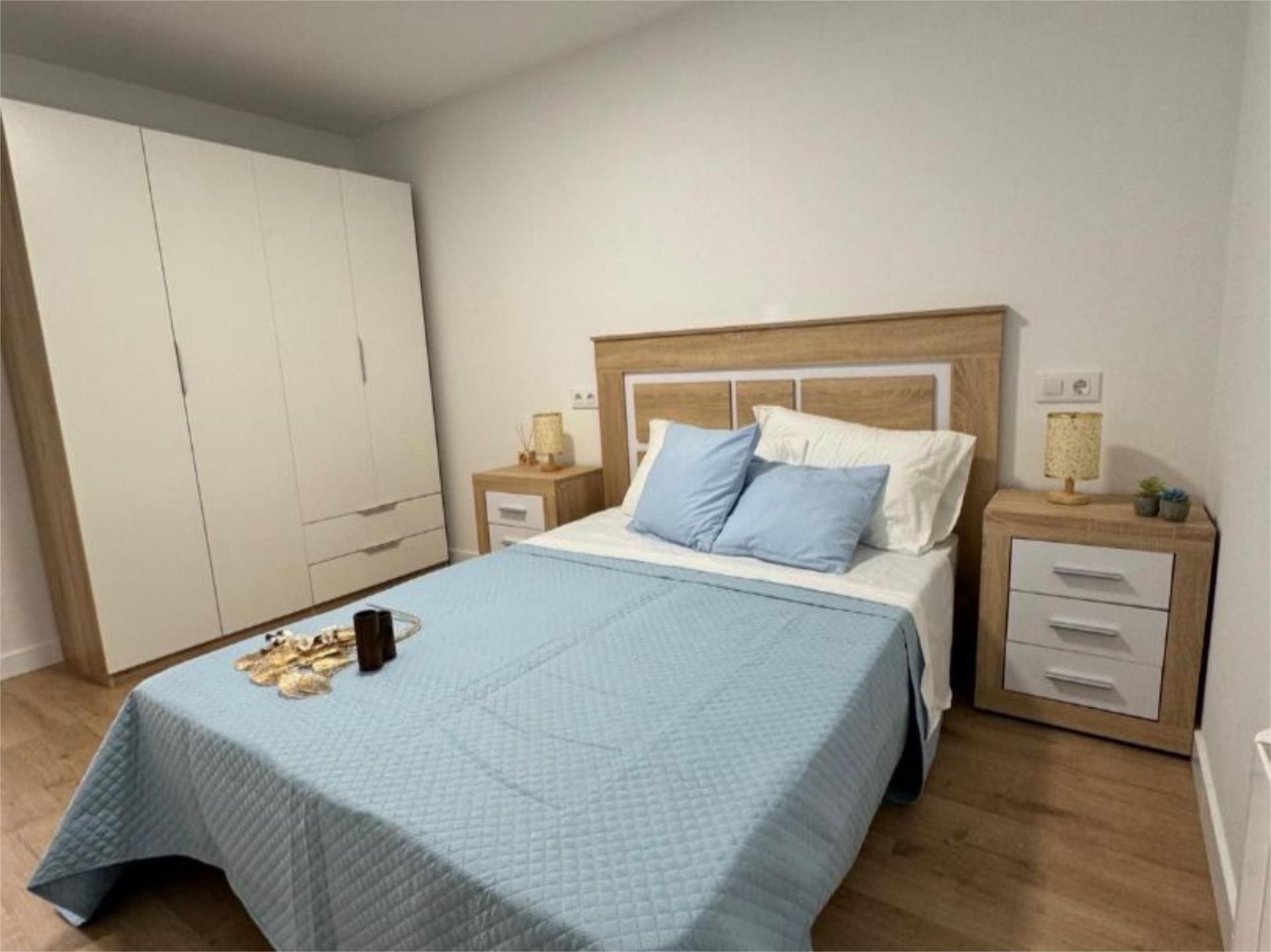 Bedroom of Flat for sale in  Madrid Capital  with Furnished