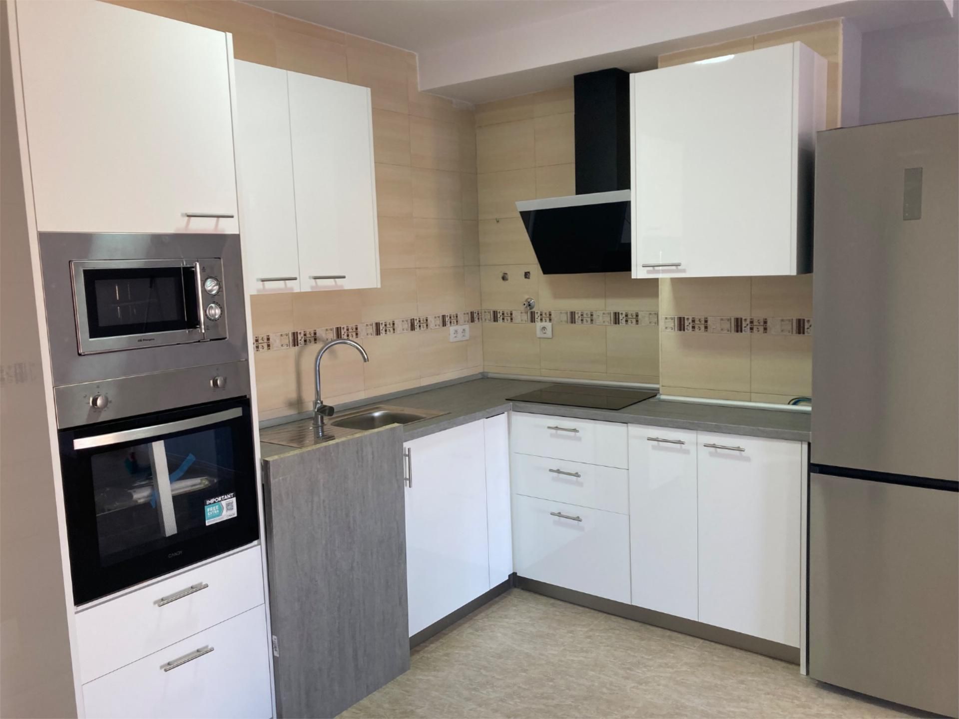 Pis de lloguer a Calle Zurbarán, 27, Ceutí Cuina de Pis de lloguer en Ceutí amb Aire condicionat, Calefacció i Traster