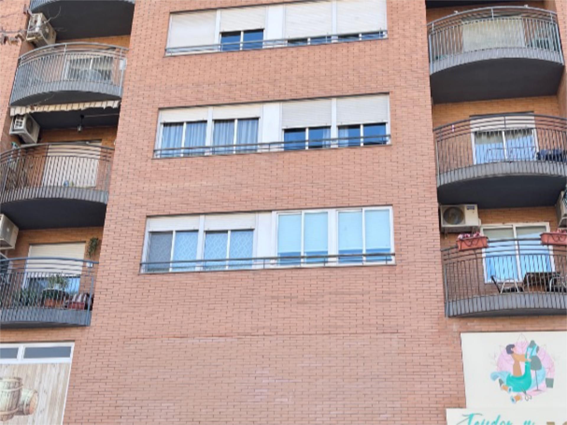 Pis de lloguer a Avinguda Hispanitat, 2, Zona Nord Vista exterior de Pis de lloguer en Alcoy / Alcoi amb Calefacció, Traster i Moblat