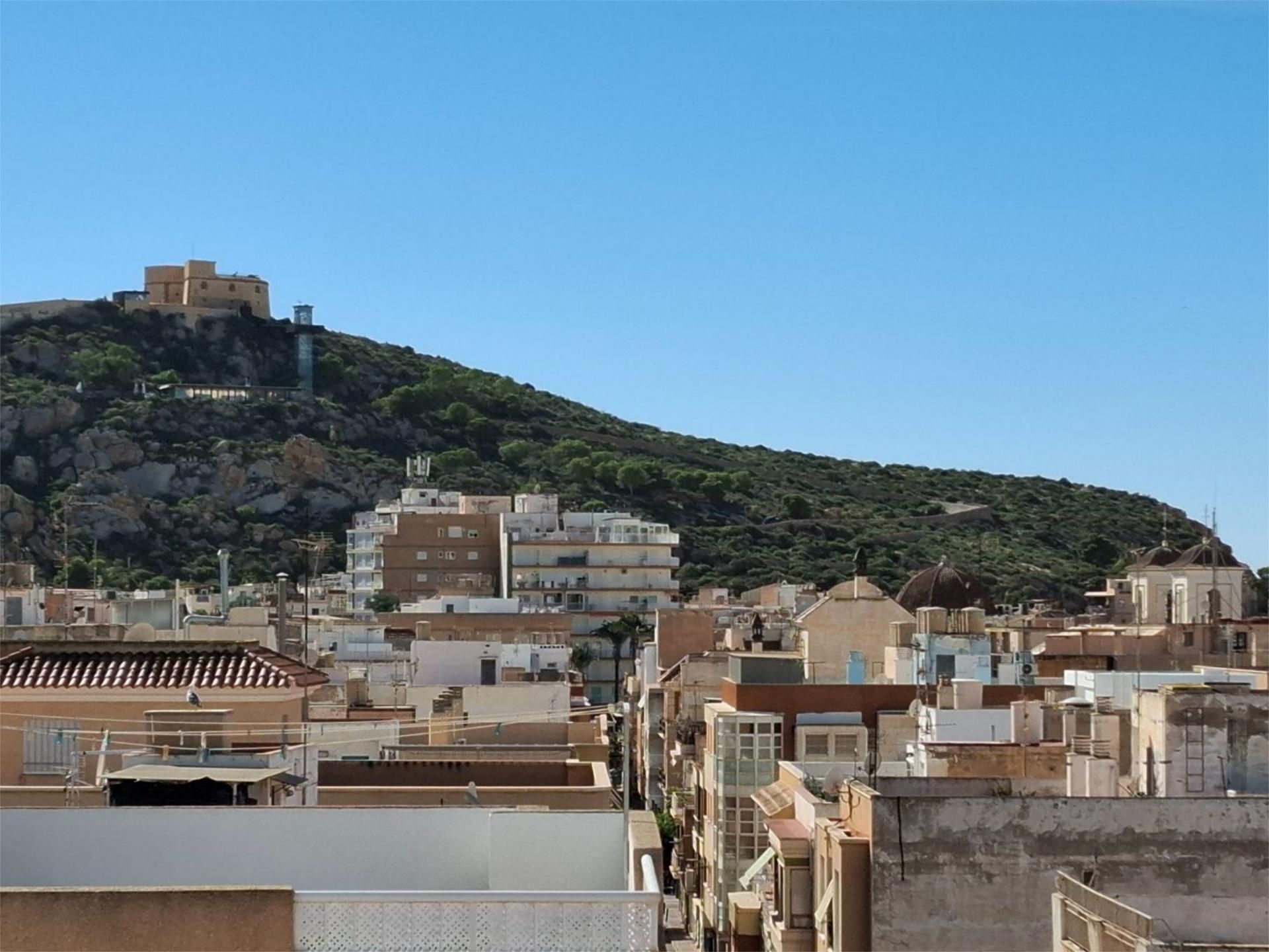 Casa adosada en venta en Calle Jovellanos, 1, Águilas Vista exterior de Casa adosada en venta en Águilas con Aire acondicionado, Terraza y Balcón