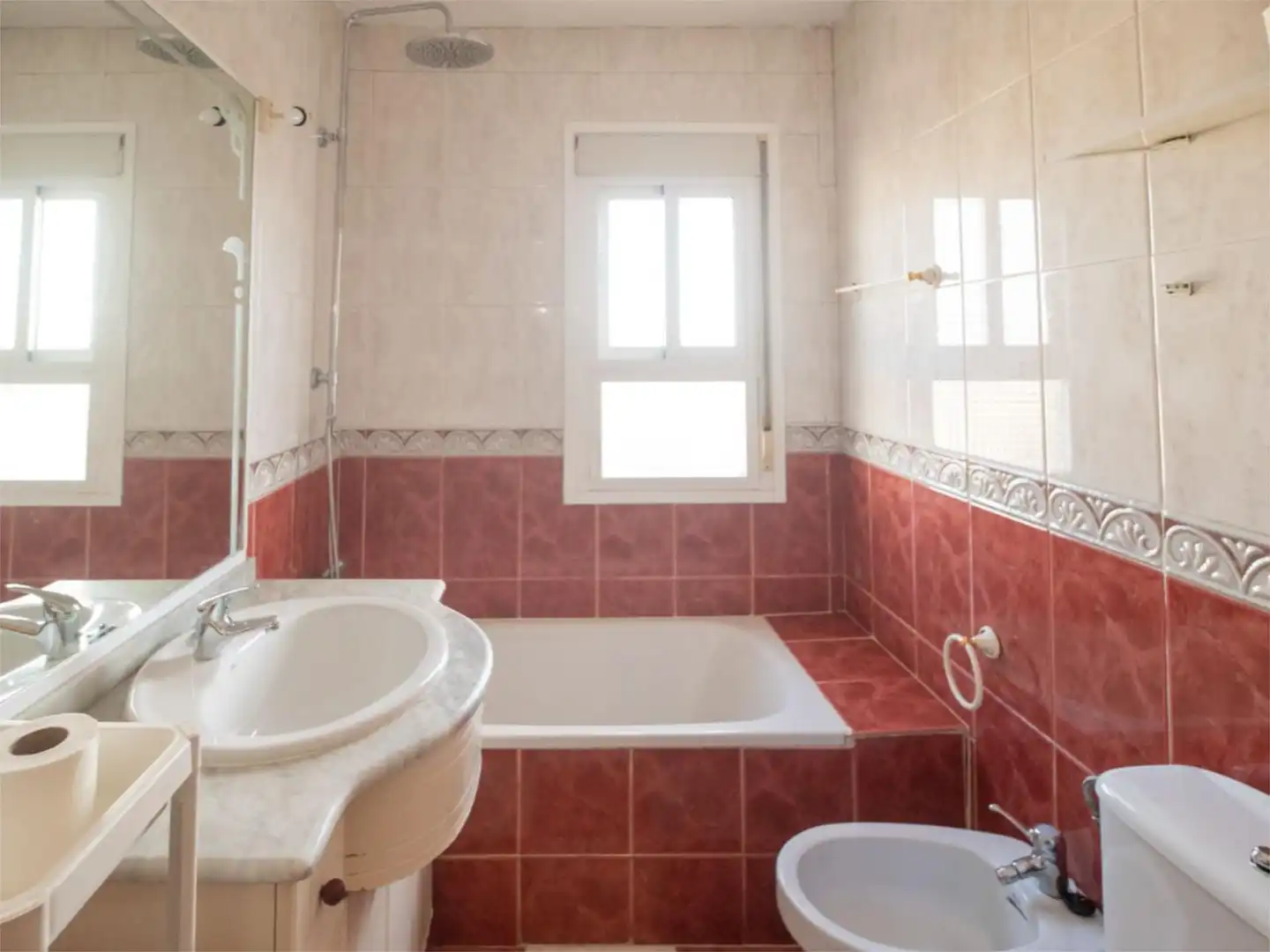 Room in Avenida de Berlin, 14, Ciudad 70 Bathroom of Flat for share in Coslada with Terrace and Furnished