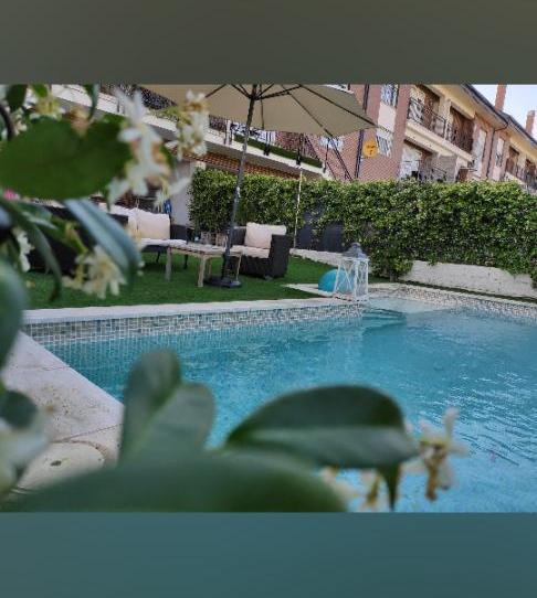 House or chalet to share in Calle Arousa, 46, Las Castañeras - Bulevar, Madrid - image 1 Photo 1 of House or chalet to share in Calle Arousa, 46, Las Castañeras - Bulevar, Madrid