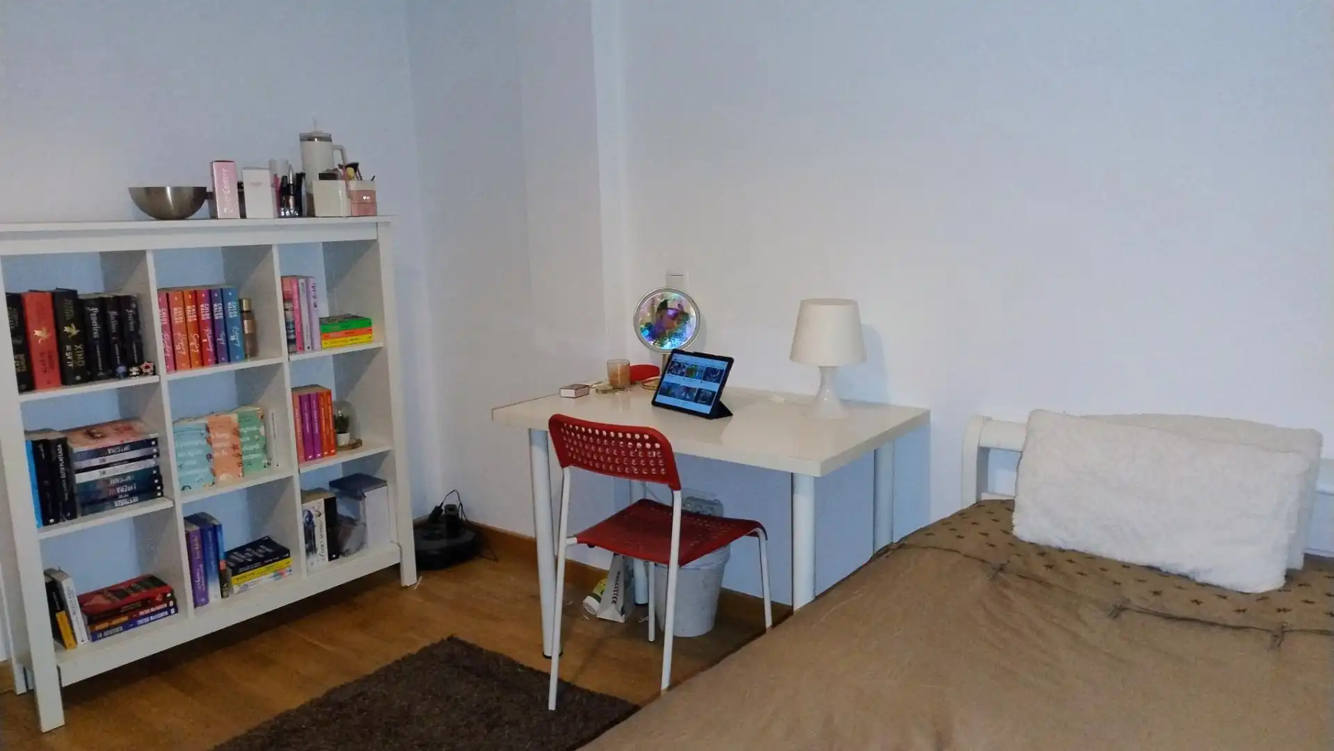 Room in Calle Arousa, 46, Las Castañeras - Bulevar
