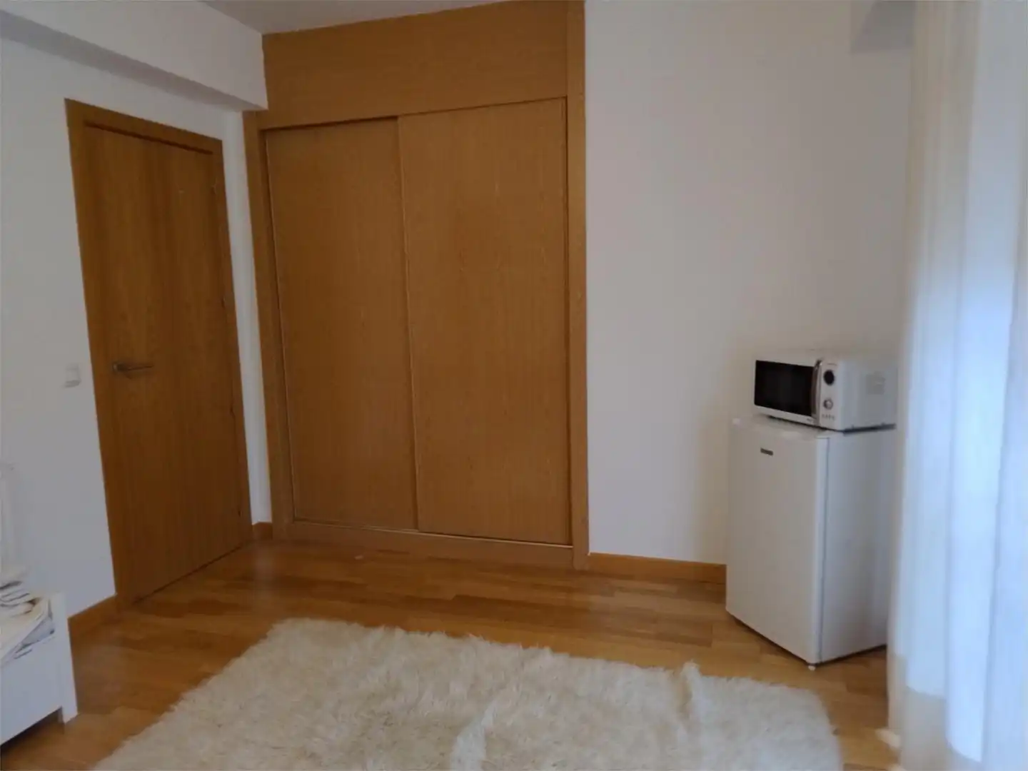 Room in Calle Arousa, 46, Las Castañeras - Bulevar