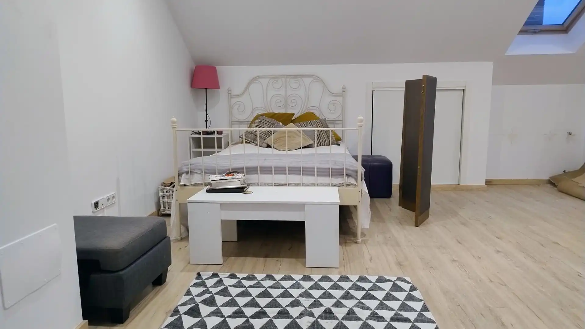Room in Calle Arousa, 46, Las Castañeras - Bulevar