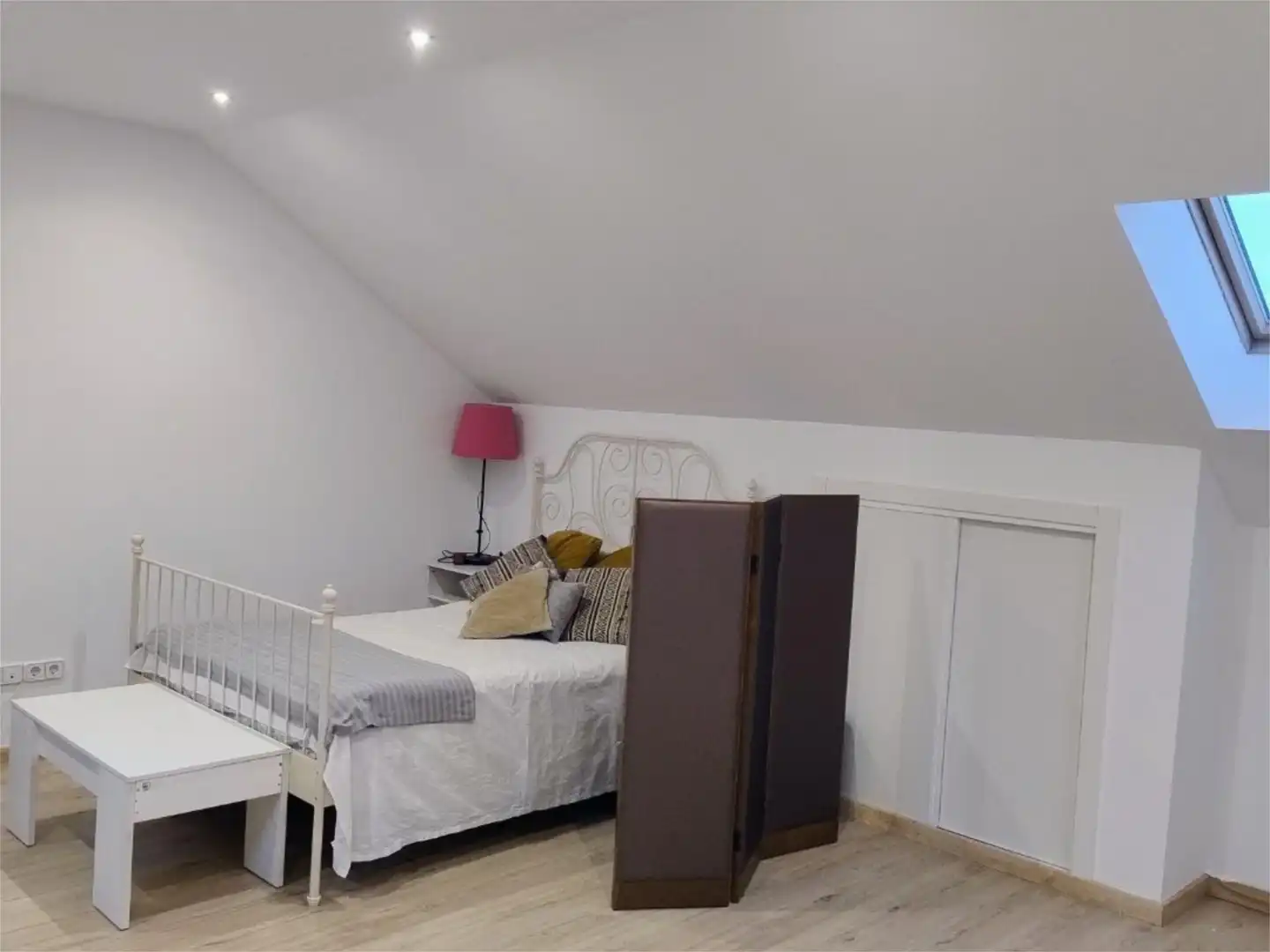 Bedroom of Flat for share in Arroyomolinos (Madrid)  with Air Conditioner, Heating and Private garden