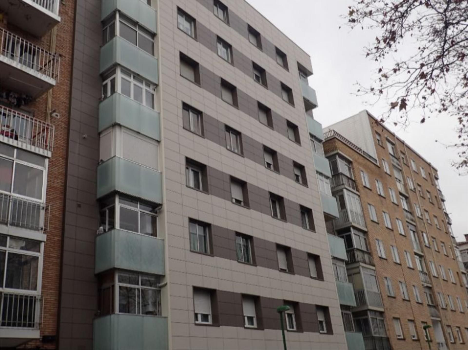 Vista exterior de Pis en venda en Burgos Capital amb Calefacció, Parquet i Terrassa