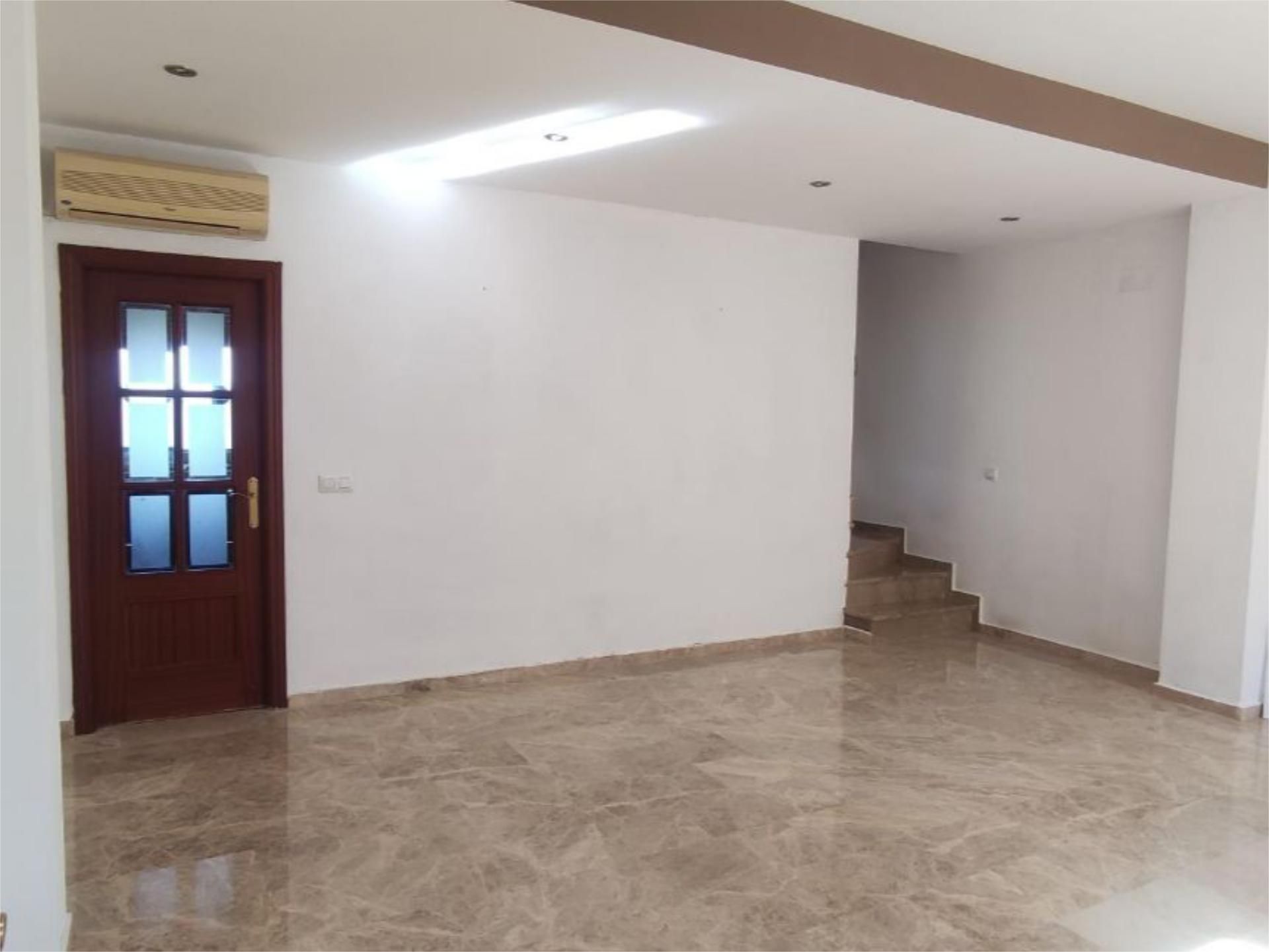 Single-family semi-detached to rent in Calle Diego de Velázquez, 1, Guadalcázar Single-family semi-detached to rent in Guadalcázar with Storage room, Swimming Pool and Community parking