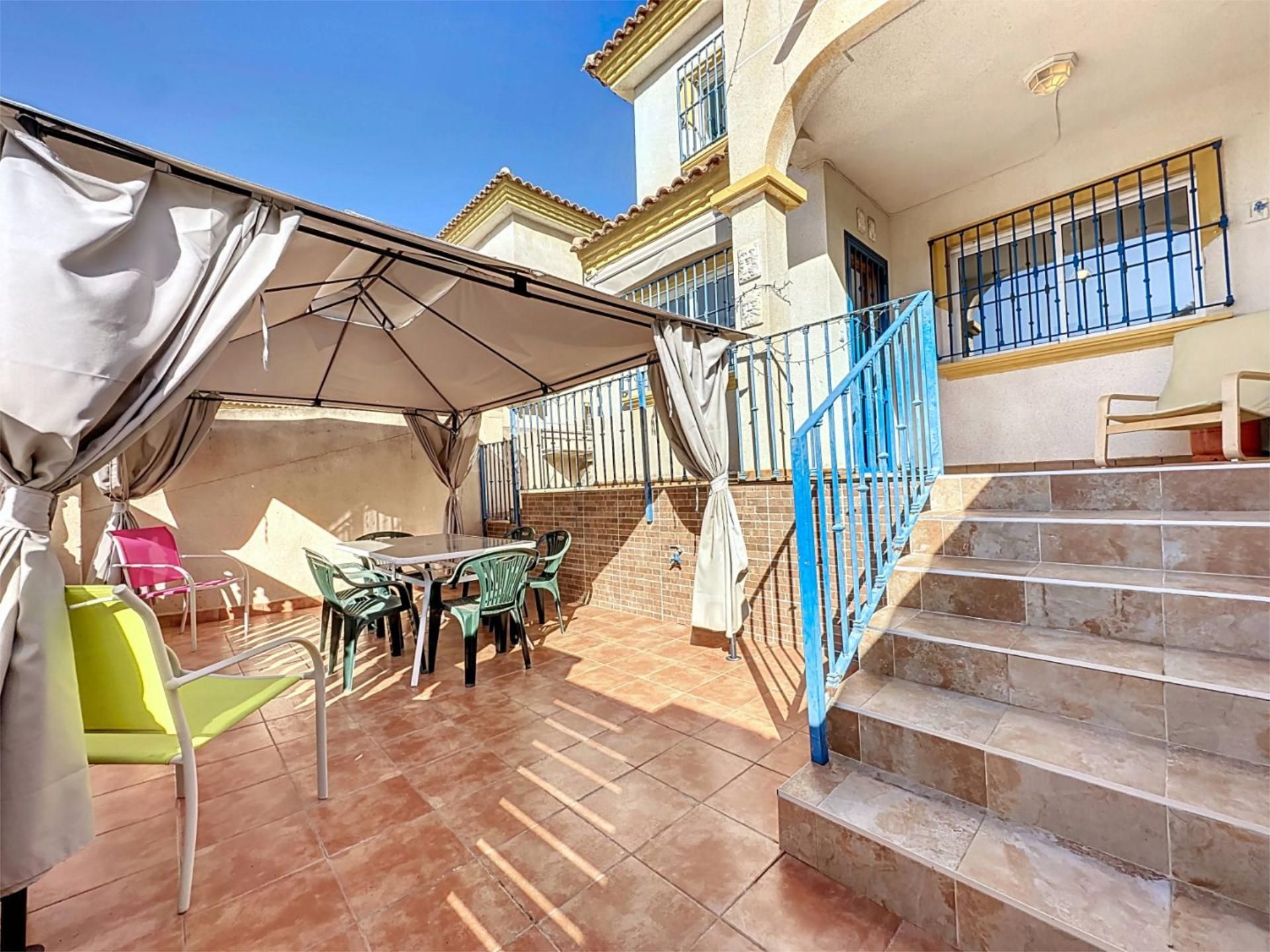 Terrassa de Casa adosada en venda en Orihuela amb Aire condicionat, Terrassa i Piscina
