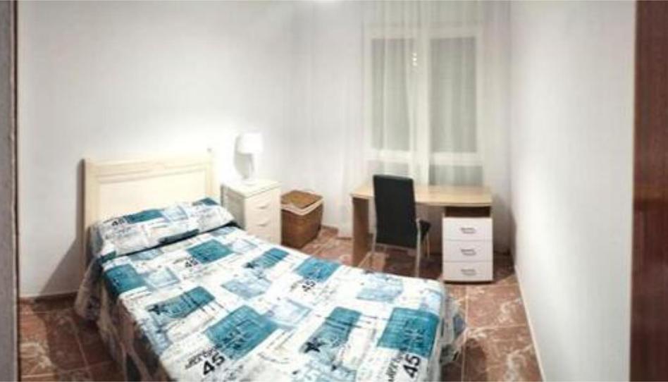 Study to share in Ciudad Jardín - Zoco, Córdoba - image 1 Photo 1 of Study to share in Ciudad Jardín - Zoco, Córdoba