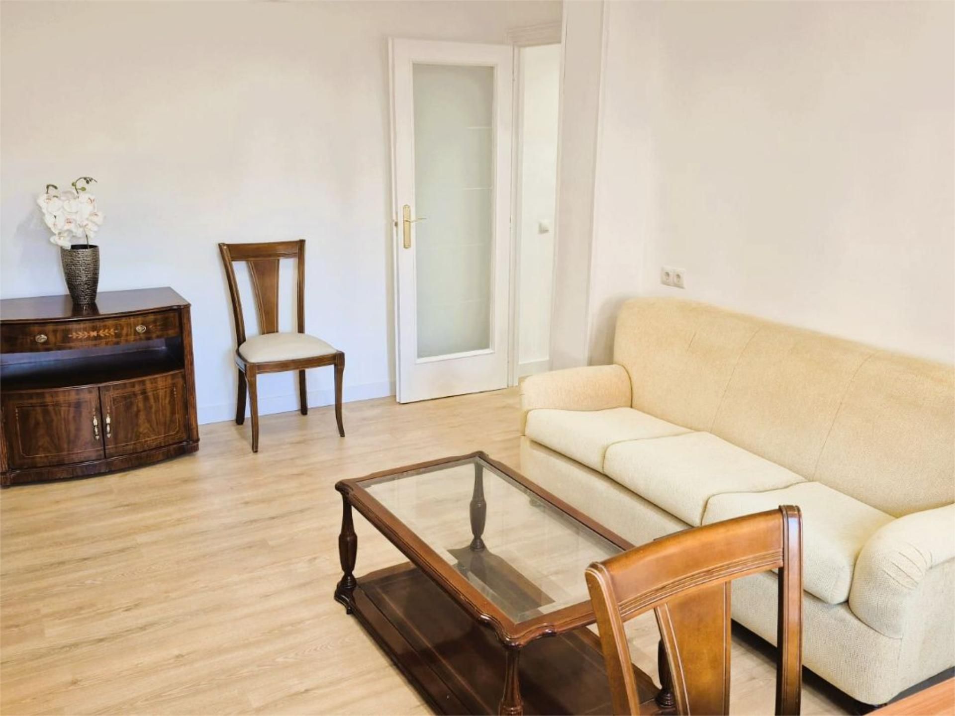 Flat to rent in Adelfas