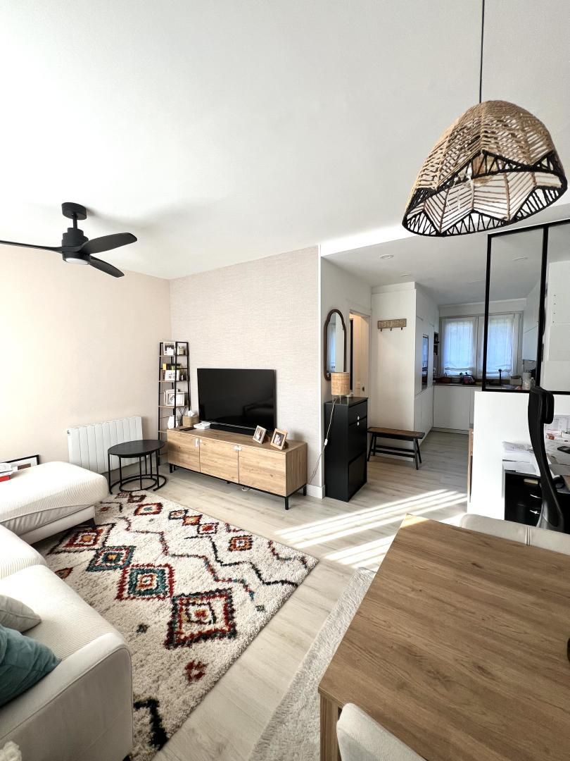 Living room of Flat for sale in Getxo   with Heating, Storage room and Community parking