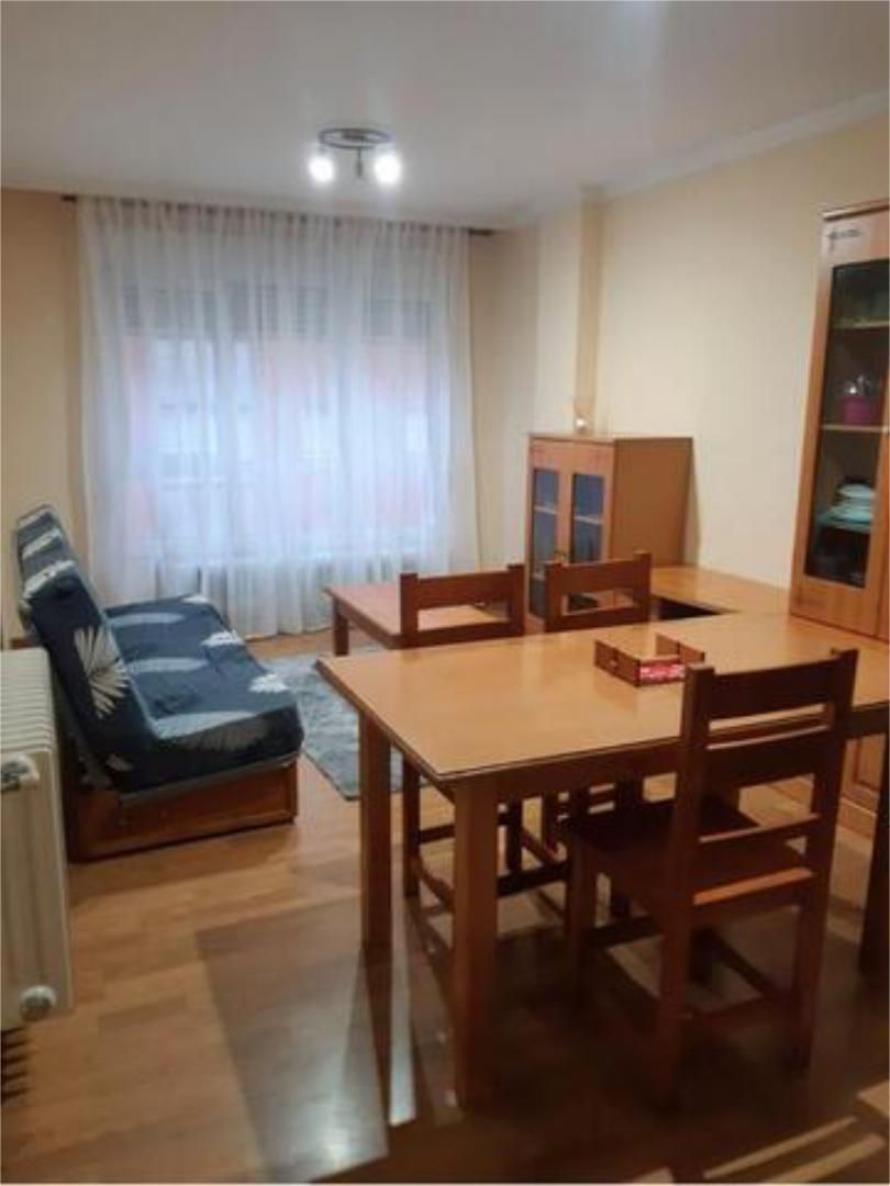 Dormitori de Apartament de lloguer en Lugo Capital amb Calefacció i Traster