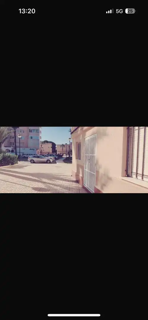 Außenansicht von Wohnung zur Miete in La Manga del Mar Menor mit Klimaanlage, Heizung und Privatgarten