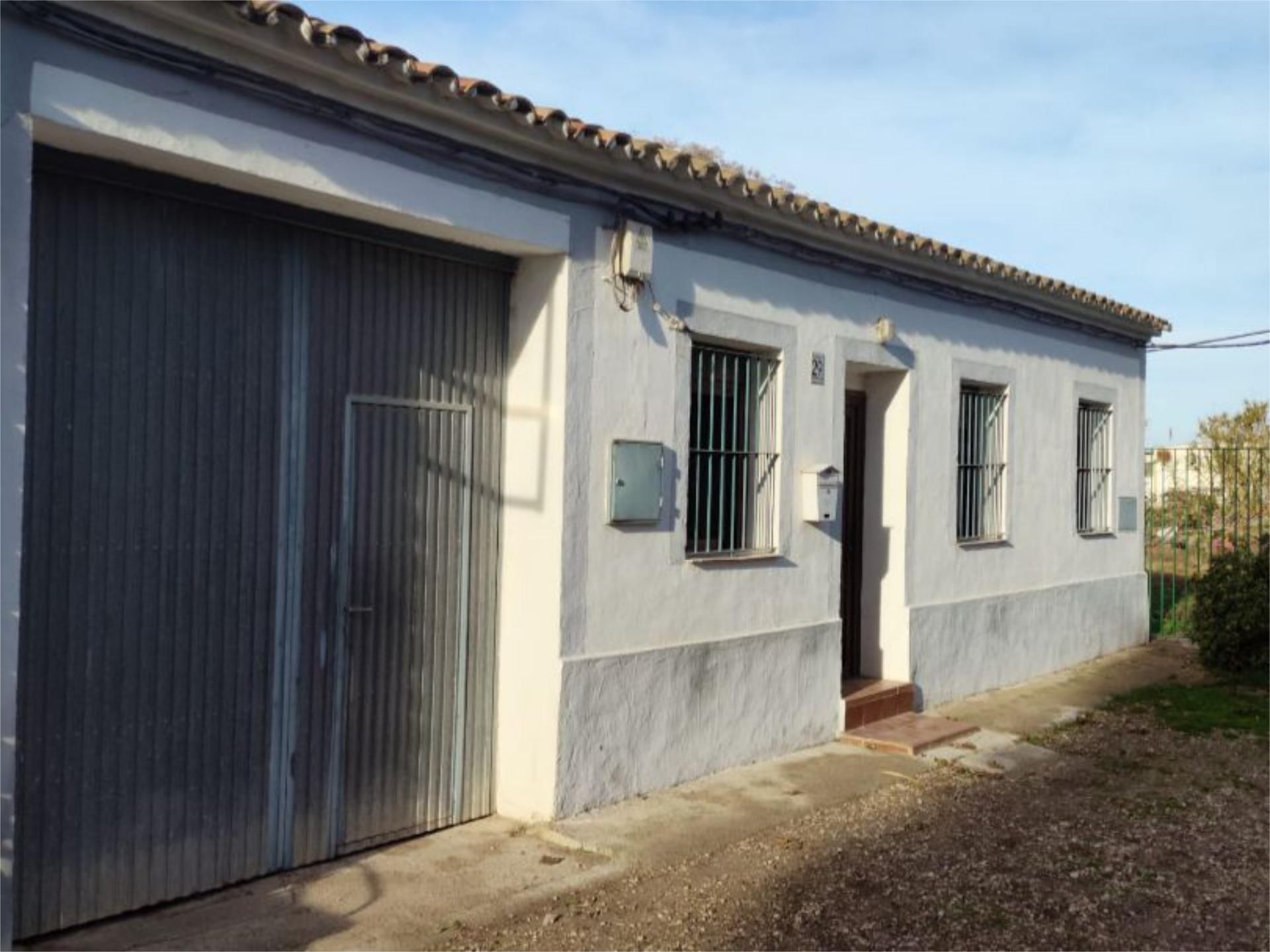 House or chalet for sale in Camino de Cascajales, 23, Las Fuentes Exterior view of House or chalet for sale in Zaragoza Capital with Heating, Private garden and Storage room