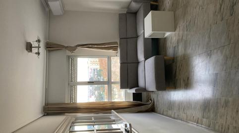 Apartamento de alquiler en Calle Virgen de la Cinta, 21, Los Remedios, Sevilla - imagen 2 Foto 2 de Apartamento de alquiler en Calle Virgen de la Cinta, 21, Los Remedios, Sevilla