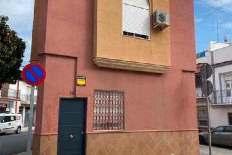 Casa o xalet en venda a Lora del Río, Sevilla - imatge 1 Foto 1 de Casa o xalet en venda a Lora del Río, Sevilla