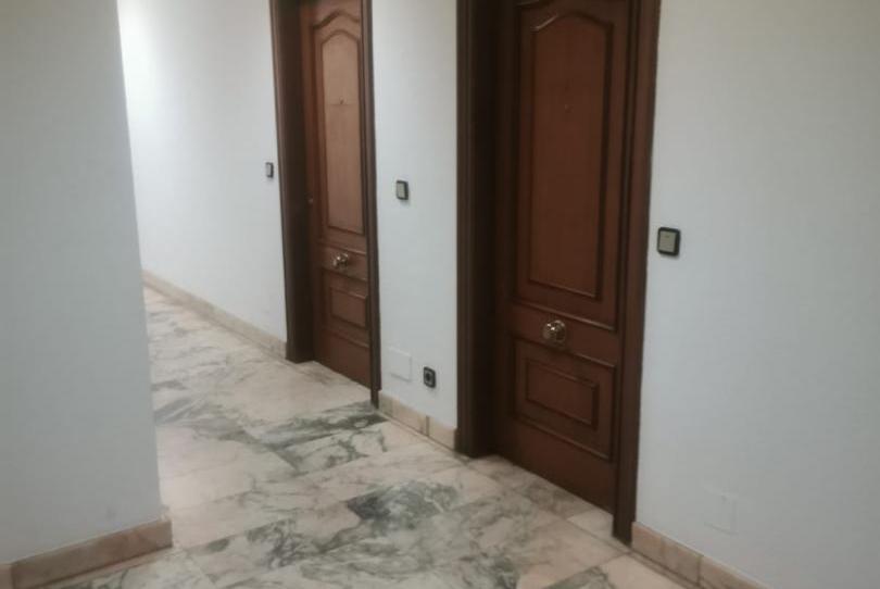 Office to rent in Plaza Julio Lazúrtegui, 9, Centro, León - image 1 Photo 1 of Office to rent in Plaza Julio Lazúrtegui, 9, Centro, León