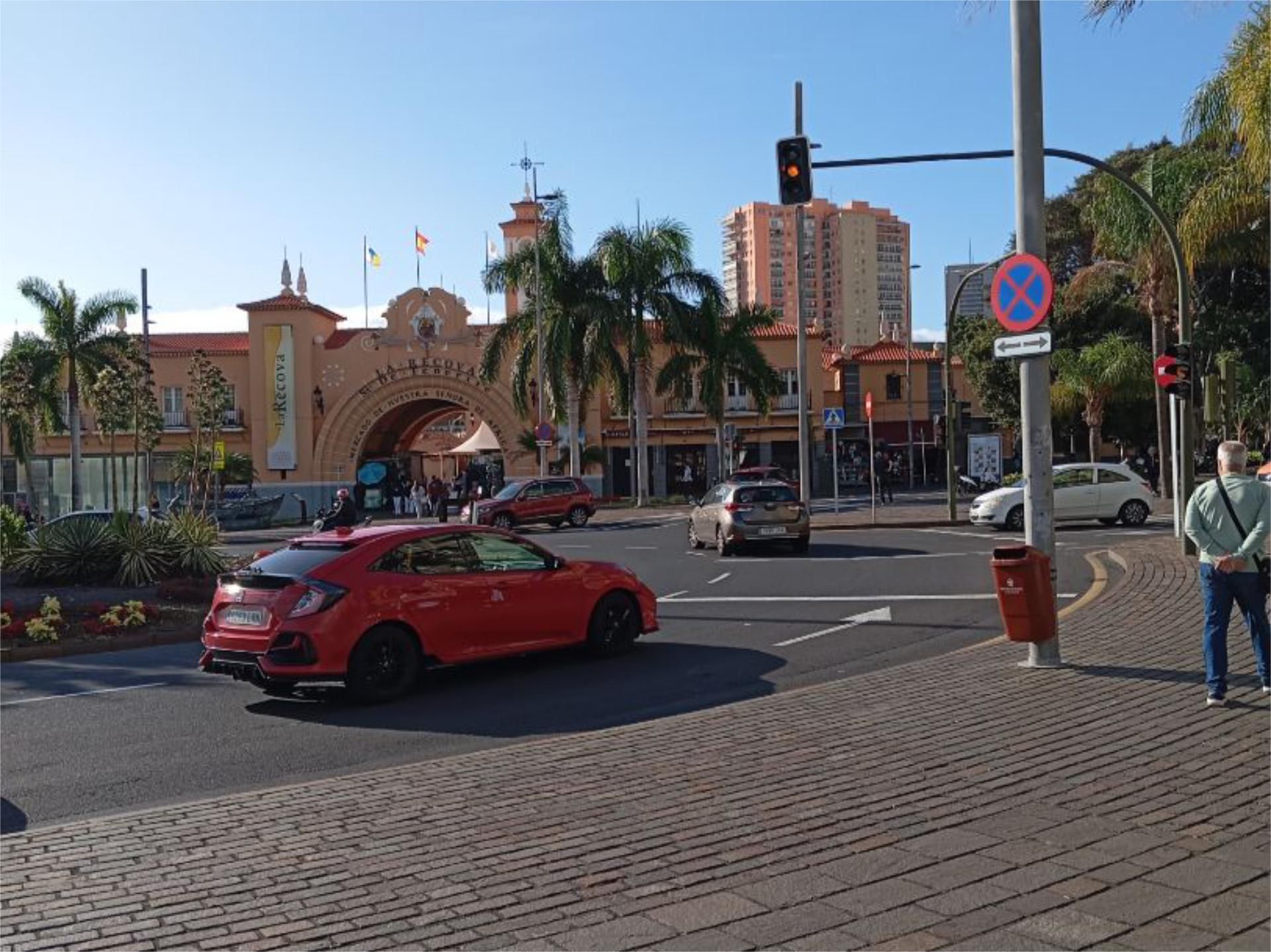 Piso en venta en Avenida de San Sebastián, 70, La Salle - Cuatro Torres Vista exterior de Piso en venta en Santa Cruz de Tenerife Capital con Trastero y Amueblado