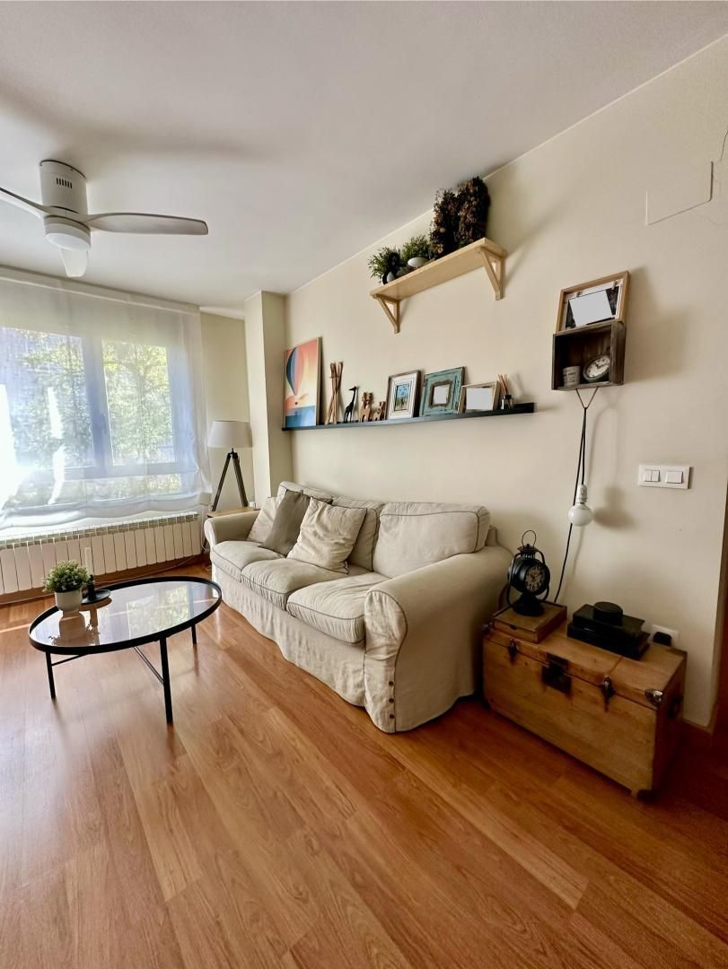 Living room of Attic for sale in  Zaragoza Capital  with Heating, Parquet flooring and Terrace