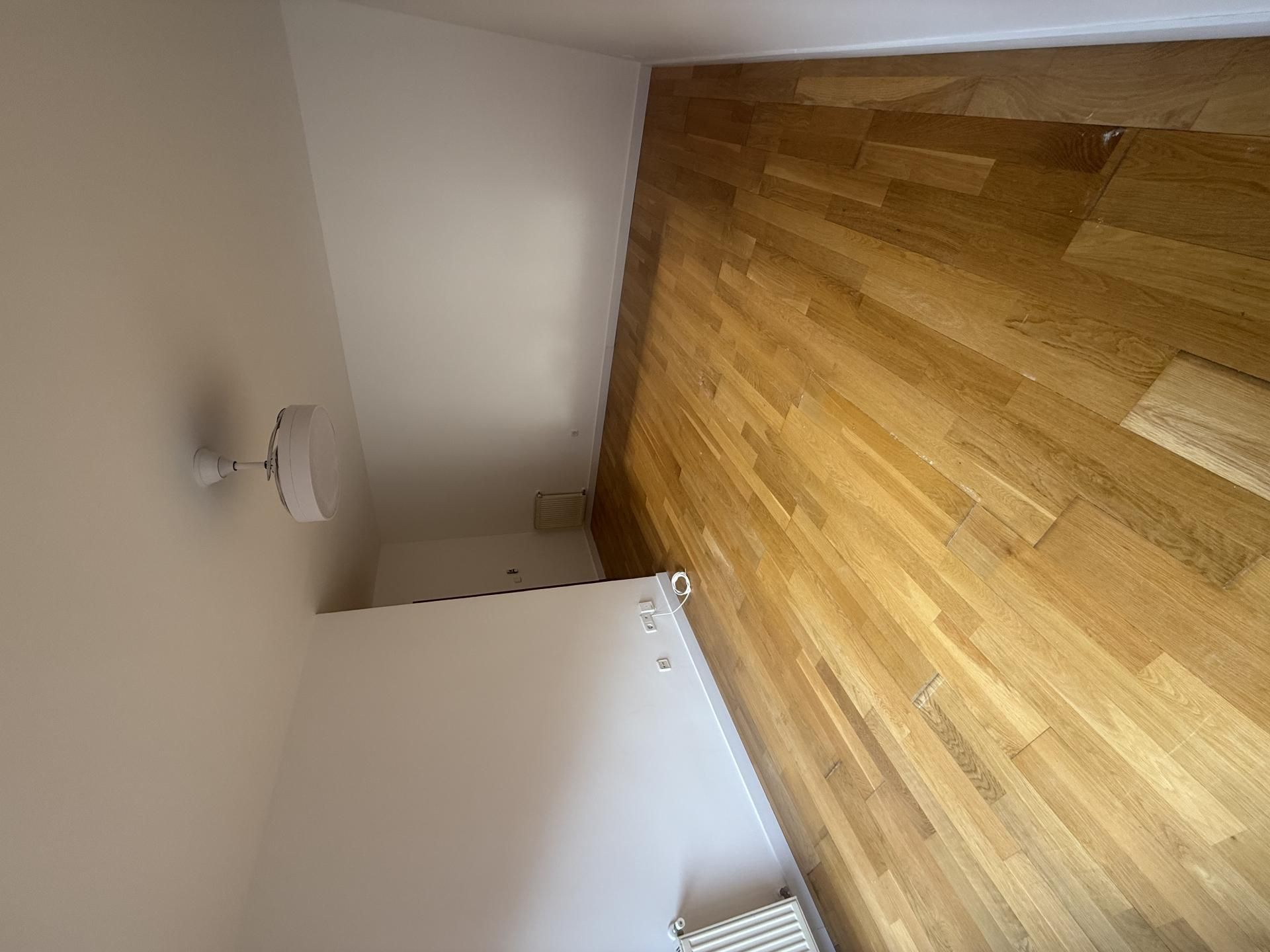 Habitación de Piso de alquiler en  Madrid Capital con Calefacción, Jardín privado y Parquet