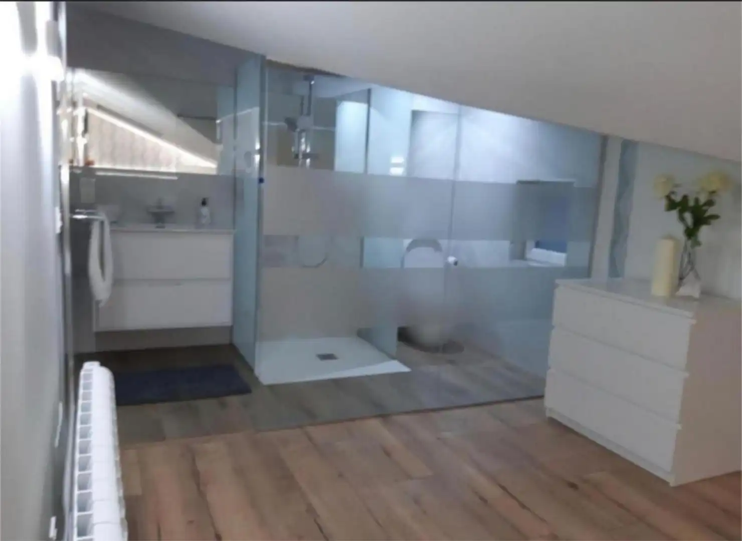 Apartments for sale in Avenida Ordoño II, 10, Centro Ciudad Bathroom of Apartments for sale in León Capital with Air Conditioner, Heating and Parquet flooring
