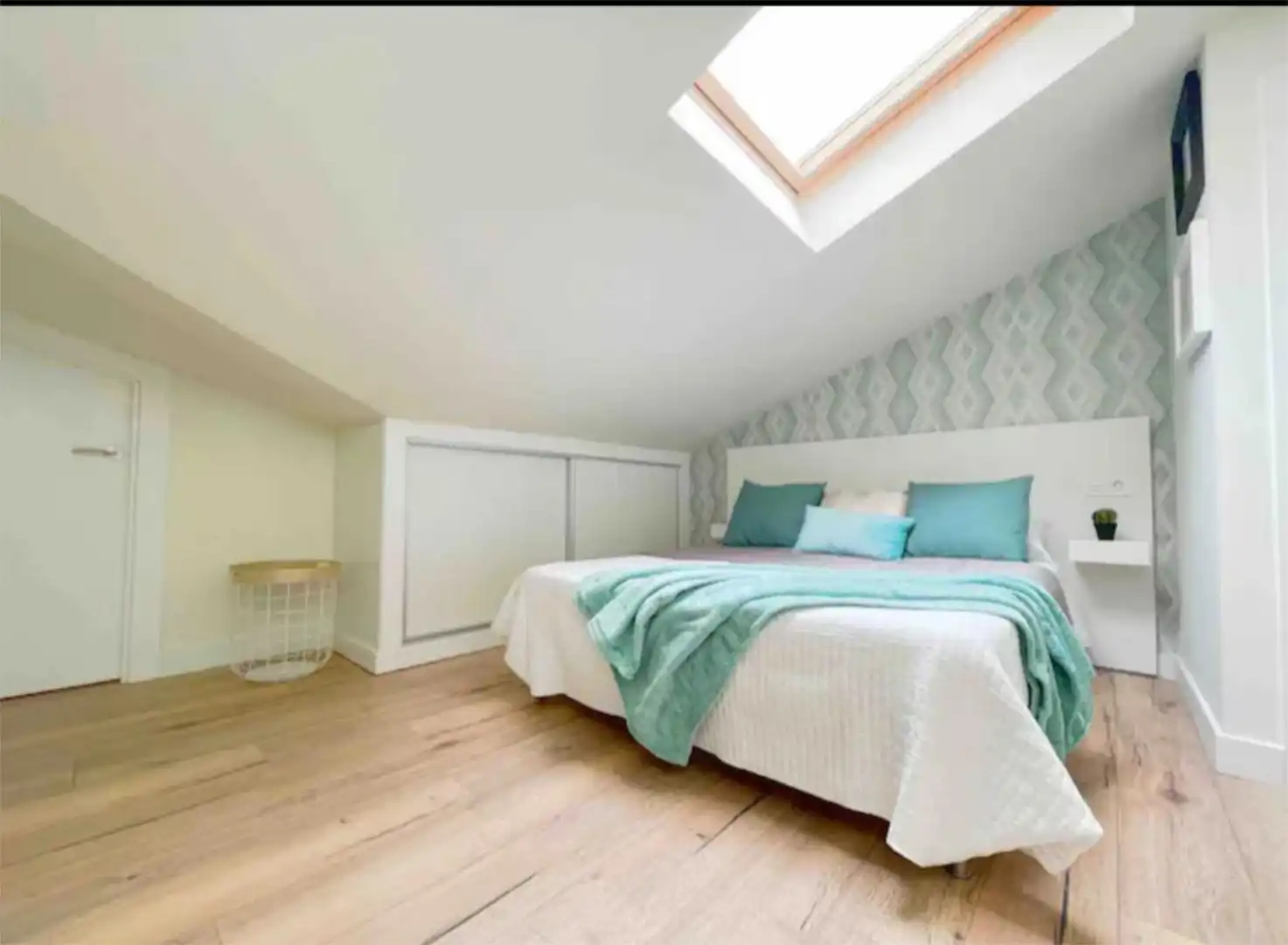 Apartments for sale in Avenida Ordoño II, 10, Centro Ciudad Bedroom of Apartments for sale in León Capital with Air Conditioner, Heating and Parquet flooring