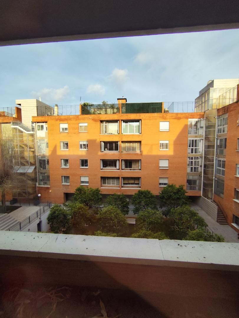 Vista exterior de Piso en venta en  Sevilla Capital con Aire acondicionado y Piscina