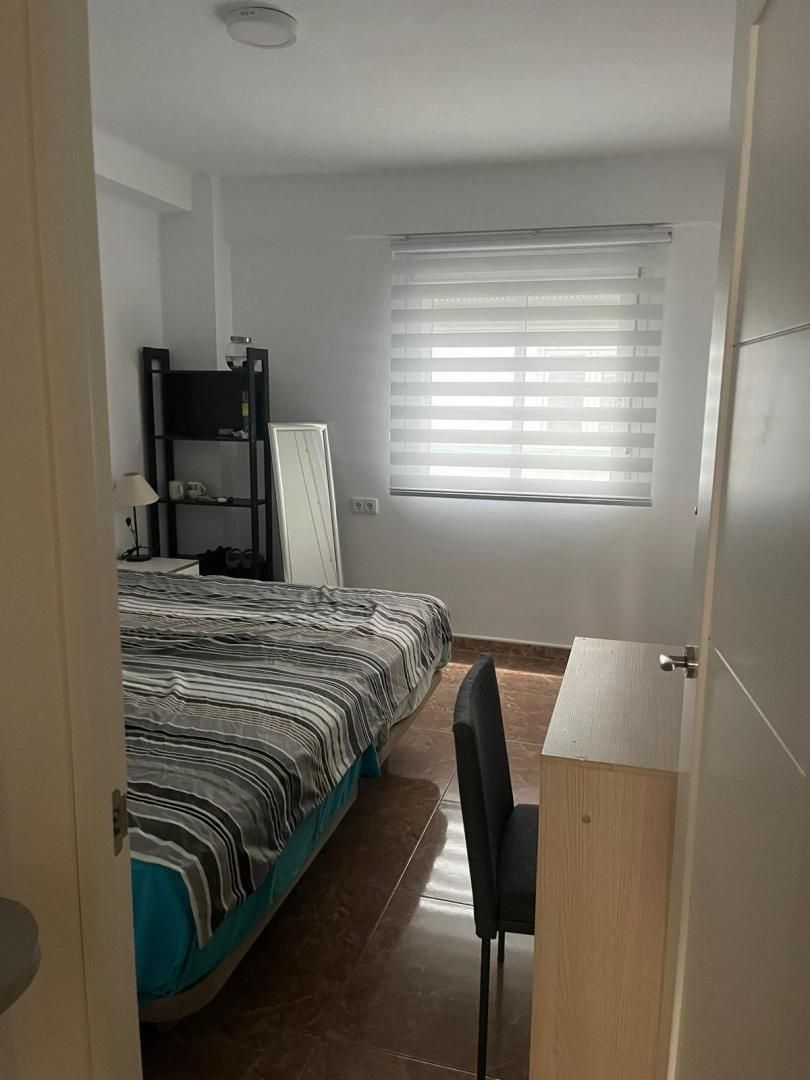 Flat to share in Avenida Ana de Viya, Paseo Marítimo - San José - La Laguna Bedroom of Flat to share in Cádiz Capital with Air Conditioner, Parquet flooring and Terrace