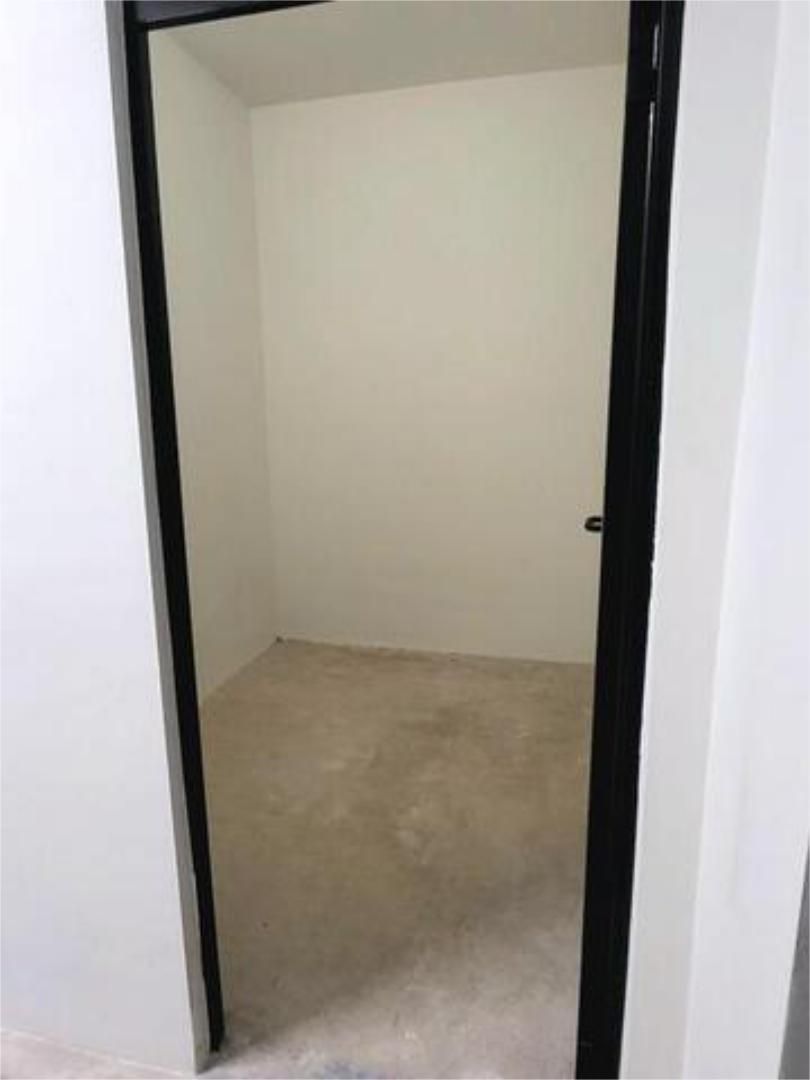 Box room to rent in  Valencia Capital