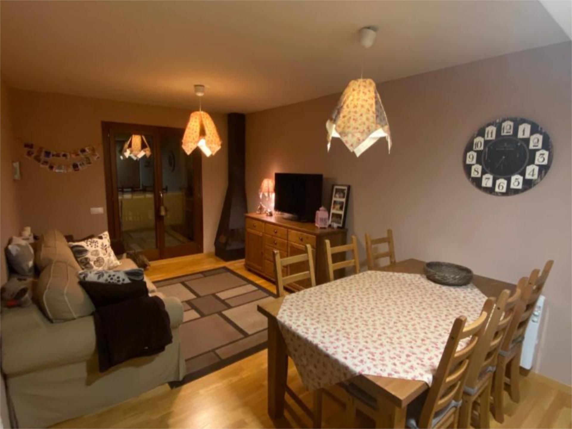 Dining room of Flat to rent in Alp  with Heating, Parquet flooring and Terrace