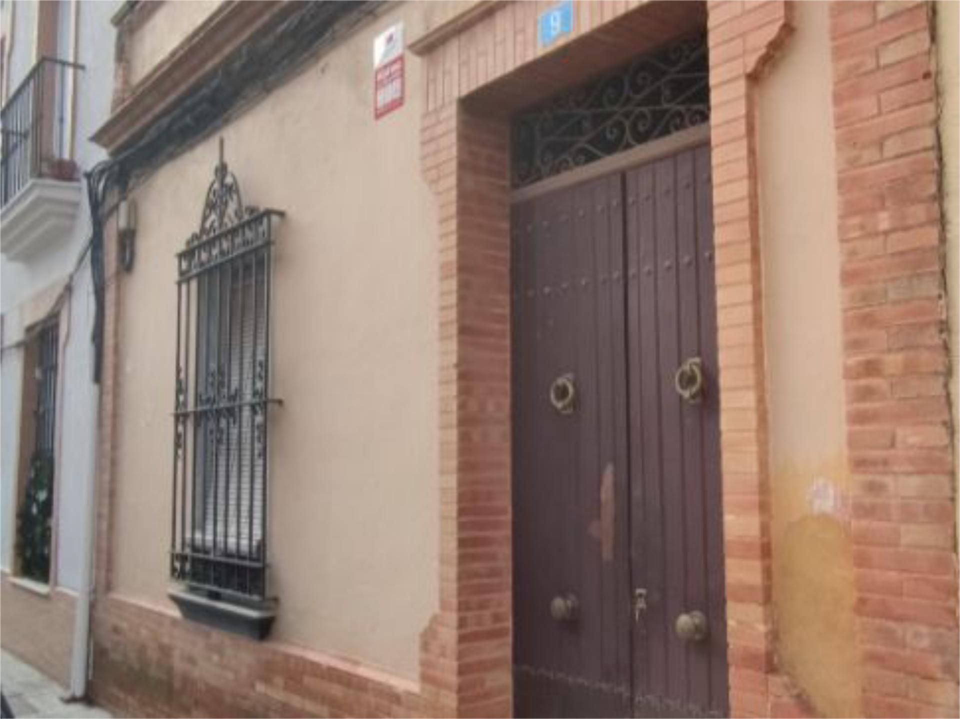 Casa adosada en venda a Calle Juan Salvador, 9, Las Colonias Vista exterior de Casa adosada en venda en Huelva Capital amb Terrassa i Traster