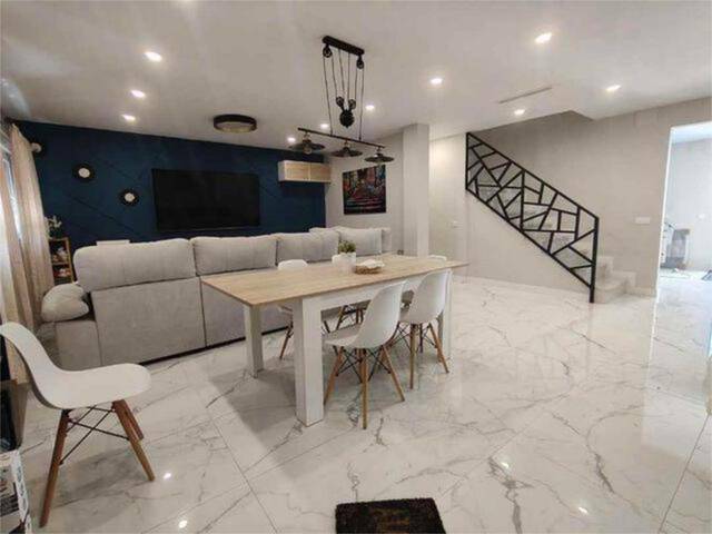 Casa-chalet en Venta en La Lantejuela