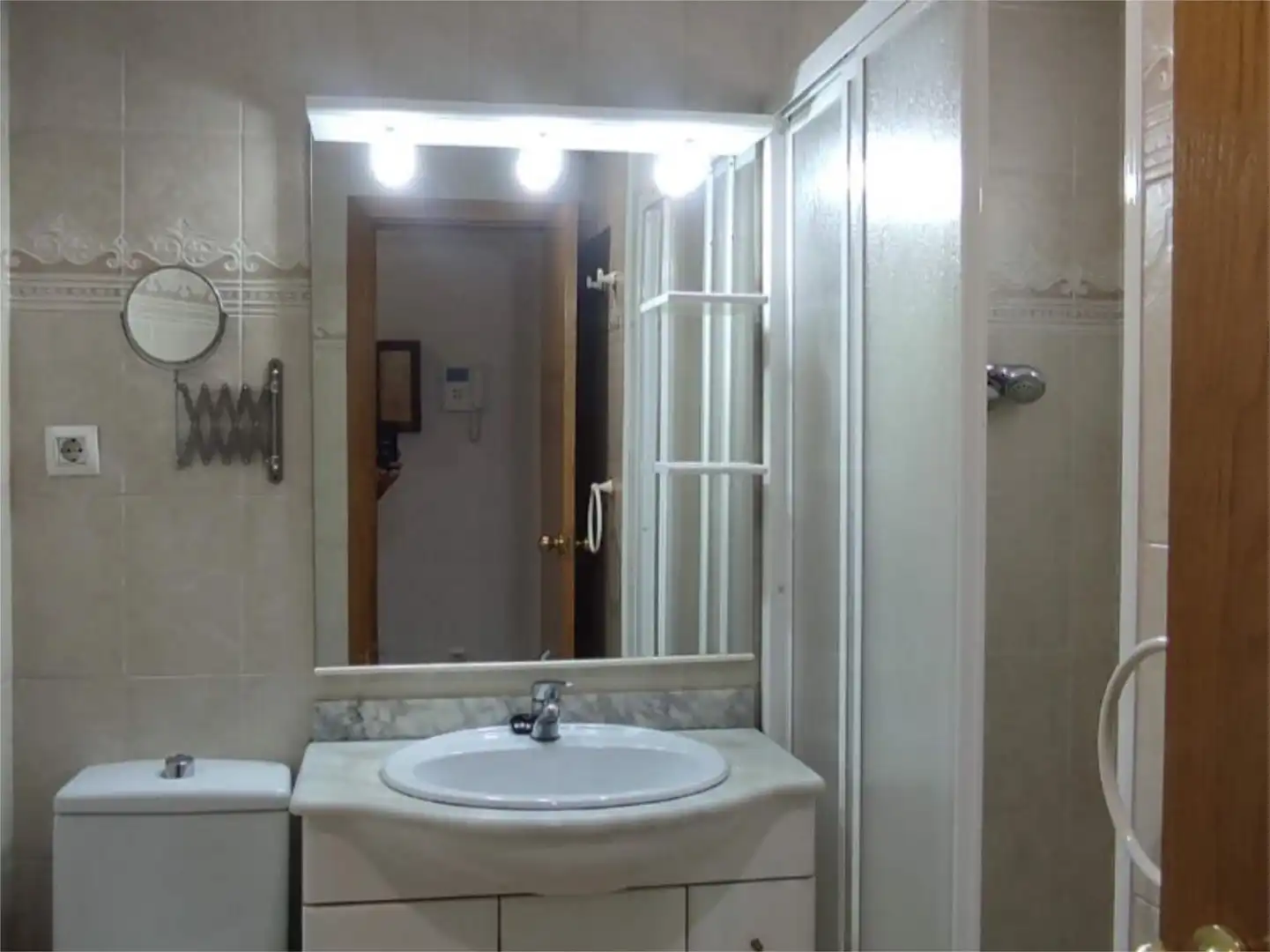 Baño de Piso en venta en Manresa con Calefacción, Terraza y Amueblado