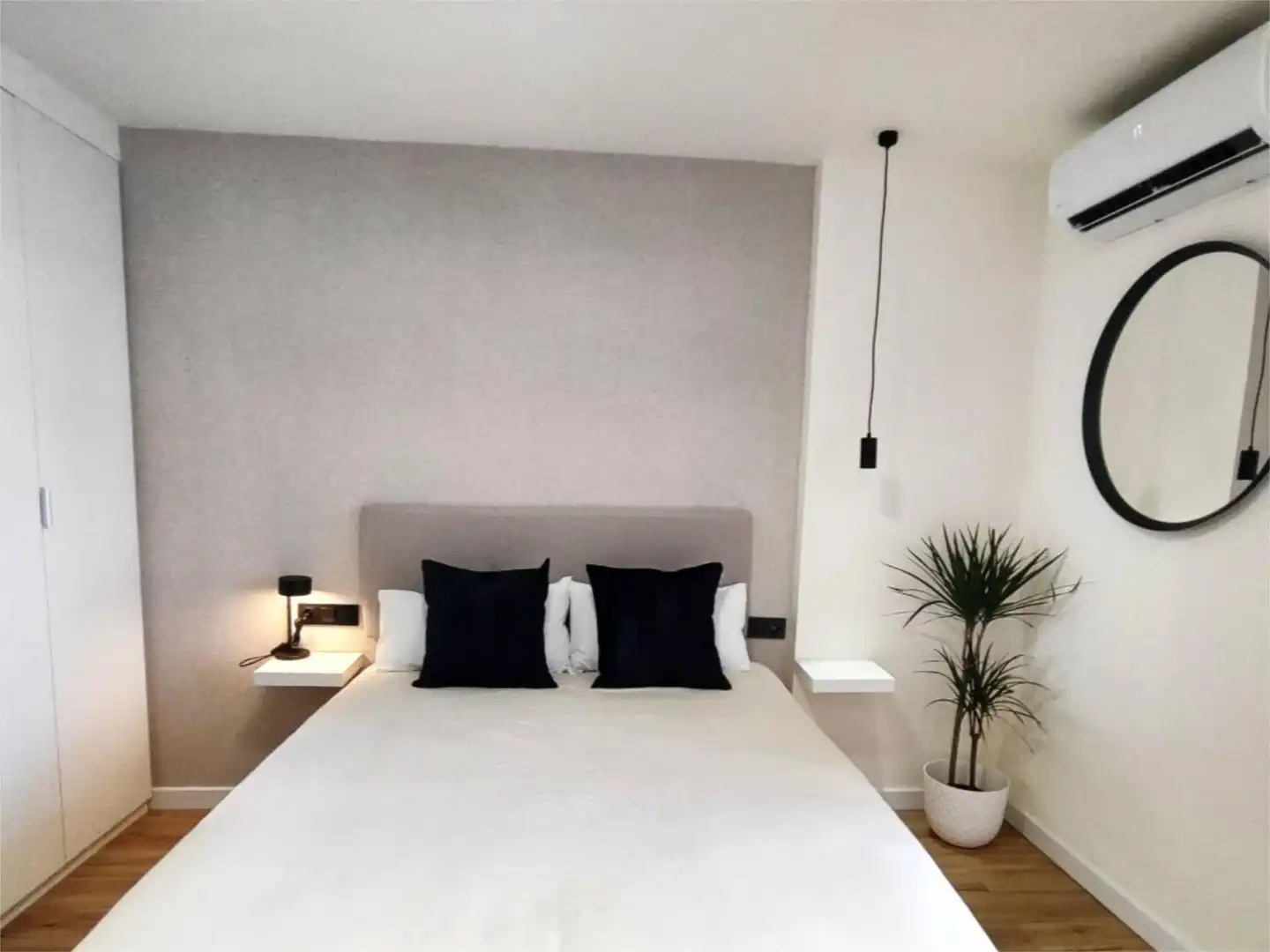 Piso en venta en Avenida Gamonal, 6, Parque de la Paloma Habitación de Piso en venta en Benalmádena con Aire acondicionado y Piscina