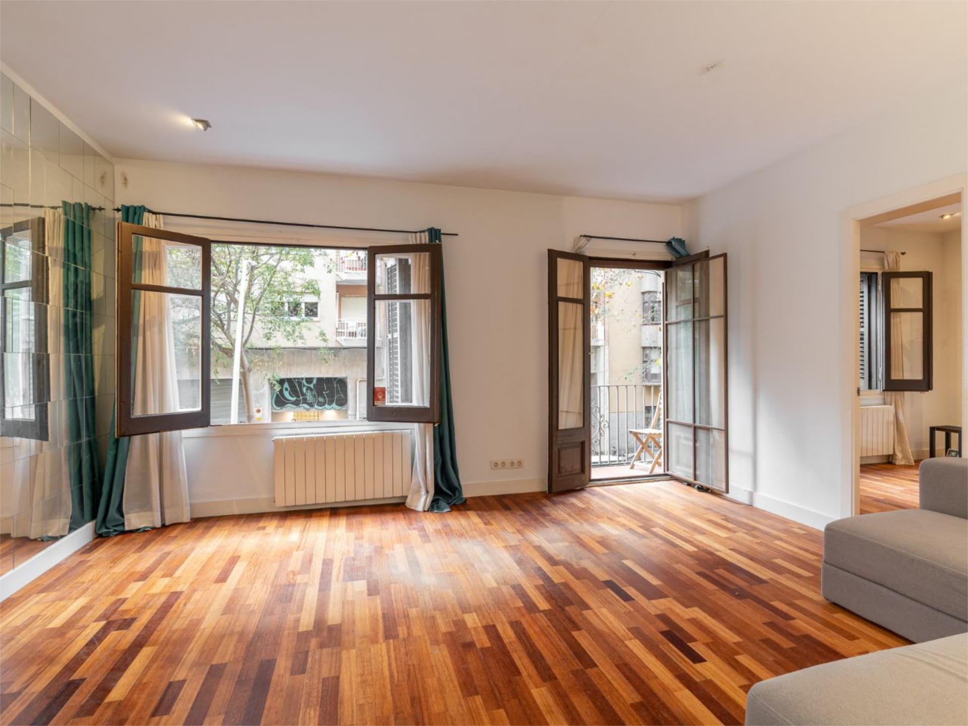 Flat for sale in Carrer de Nàpols, N°14, El Parc i la Llacuna del Poblenou Bedroom of Flat for sale in Barcelona Capital with Air Conditioner, Terrace and Balcony