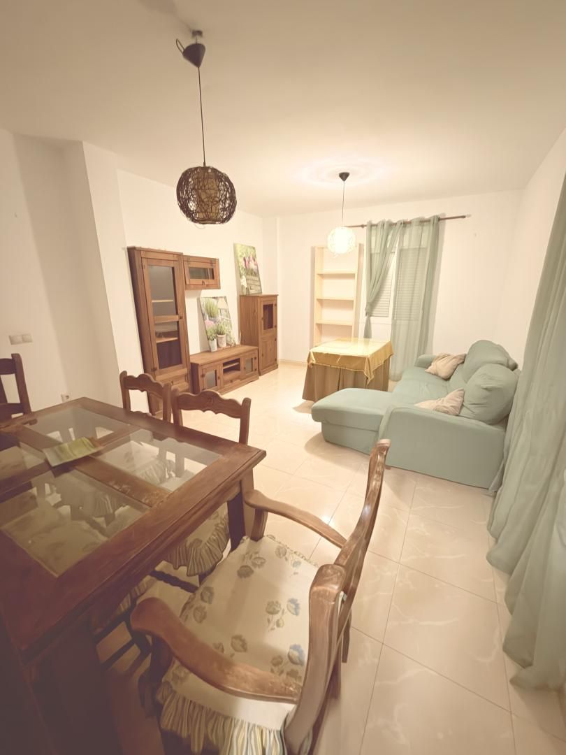 Pis en venda a Calle San Miguel, 10, San José del Valle Sala d'estar de Pis en venda en San José del Valle amb Aire condicionat i Moblat